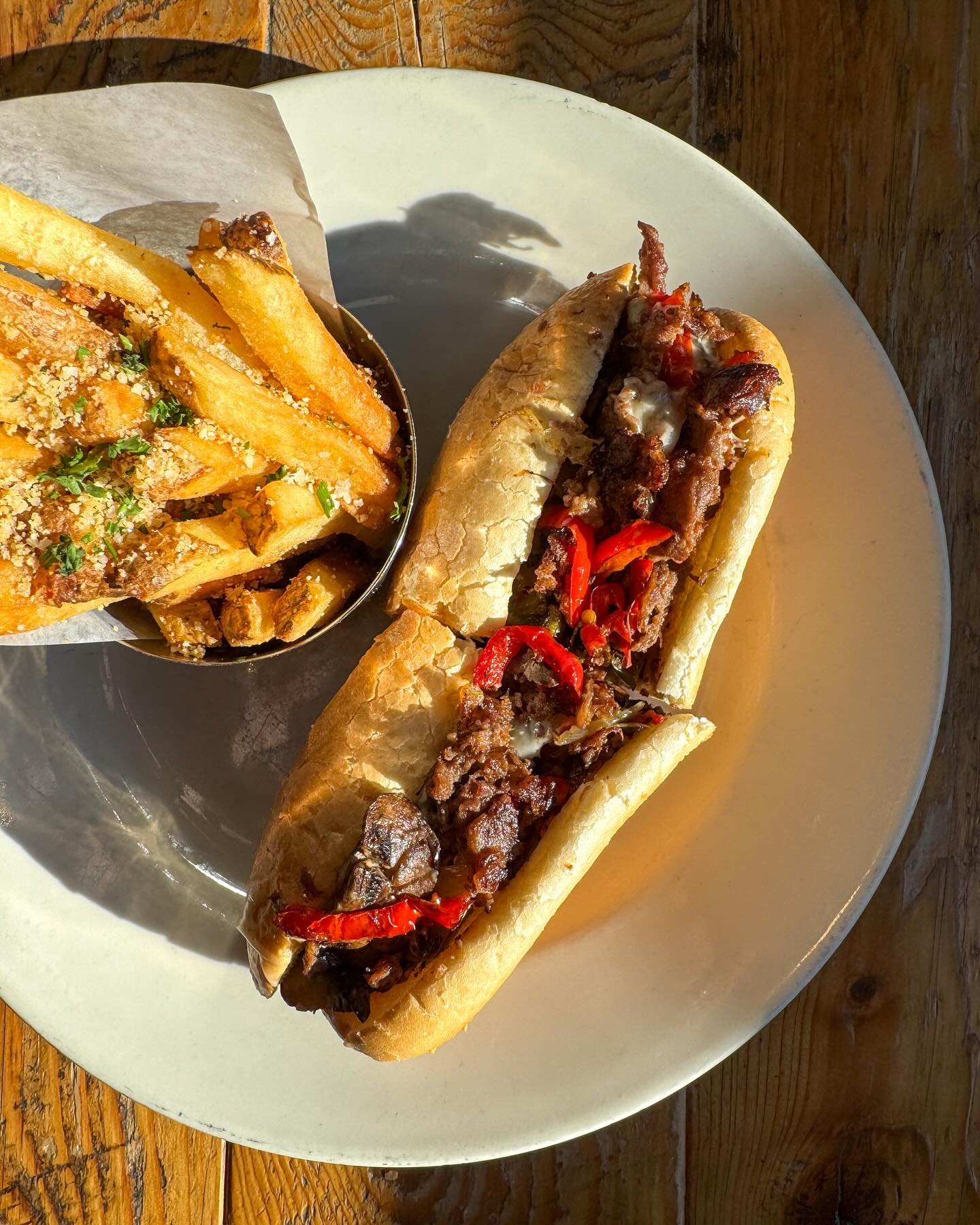 WEEKLY SPECIALS ✨
• GENERAL TSO’S TENDERS - sesame seeds, scallions, ranch
• BUFFALO CHICKEN DIP - tortilla chips
• ARUGULA SALAD - cherry tomatoes, red onions, sliced apples, parmesan, herb vinaigrette
• STEAK BOMB SAND