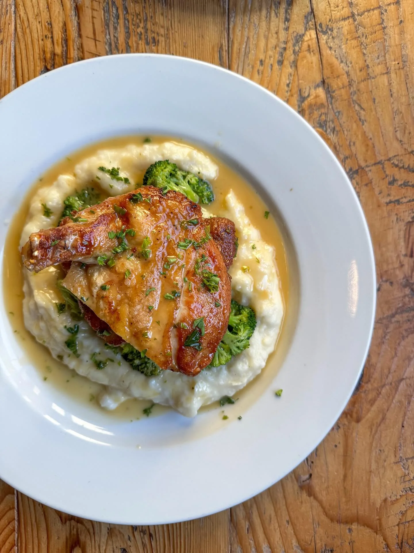 Temps in the 50&rsquo;s always call for comfort food👌🏼

Steelers vs Bengals @ 7:15PM
Bruins vs Golden Knights @ 10:00PM