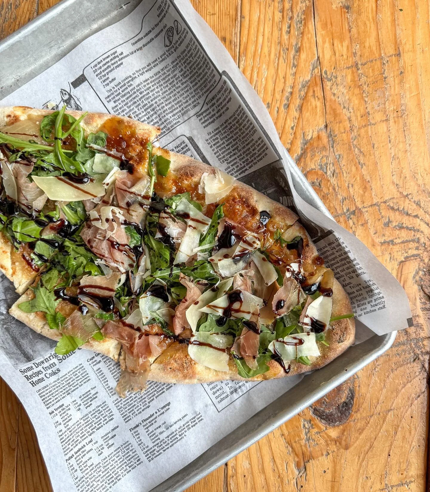 Come kick off Halloweekend with us 🍺🍕👻

FIG &amp; PROSCIUTTO FLATBREAD | caramelized onions, arugula, balsamic glaze

Bruins vs Sabres @ 7:00PM