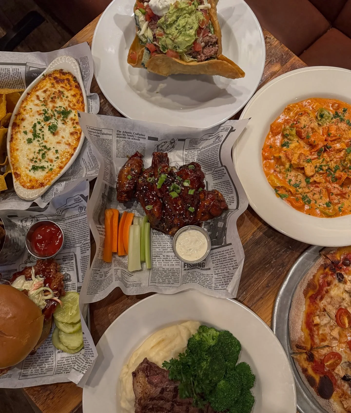 WEEKLY SPECIALS ✨

&bull; TERIYAKI CHICKEN WINGS - sesame seeds, scallions, ranch

&bull; BUFFALO CHICKEN DIP - tortilla chips

&bull; BBQ CHICKEN SANDWICH - pan fried cutlet, american cheese, bacon, cole slaw

&bull; TACO SALAD BOWL - ground beef, r