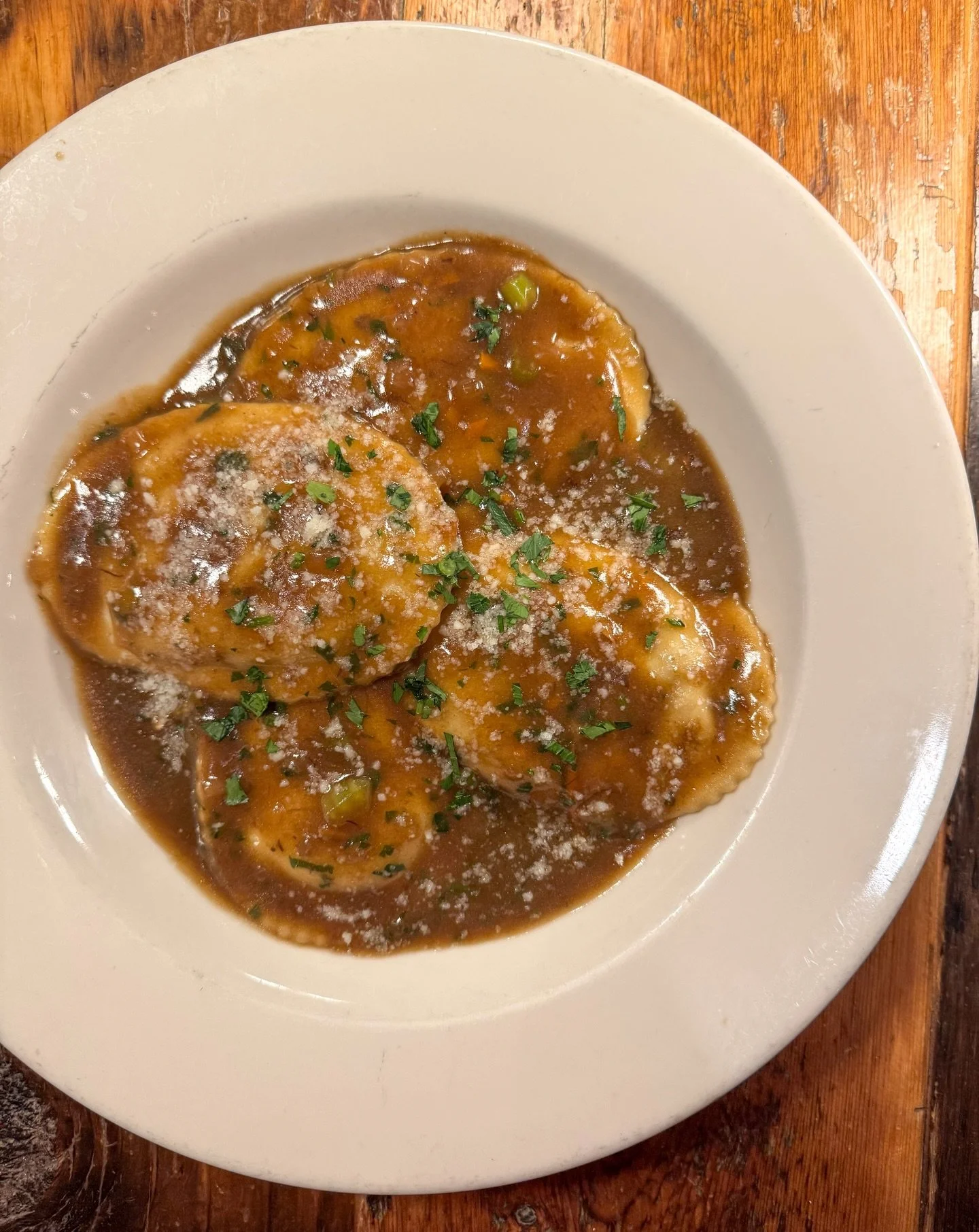 WEEKLY SPECIALS✨

&bull; FRIED COCONUT SHRIMP

&bull; MINI BEEF WELLINGTON - au jus

&bull; LOBSTER ROLL

&bull; SHORT RIB RAVIOLI - red wine sauce, parmesan

&bull; GRILLED SWORDFISH - piccata sauce, rice, broccoli

&bull; PIZZA SPECIAL - grilled bb