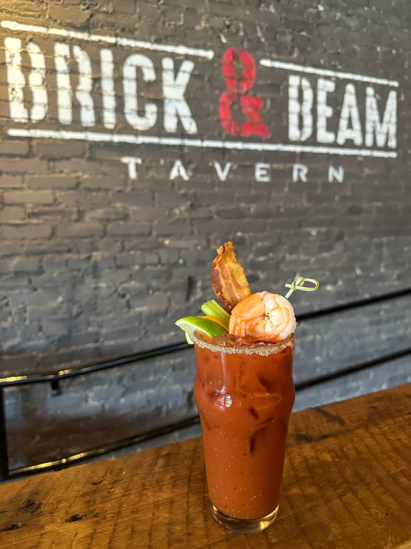 HAPPY SUNDAY 🙌🏼 Brunch starts @ 10:30 🍾🍳🥓

NCAA @ 2:15PM &amp; 5:05PM 🏀
Bruins vs Blue Jackets @ 5:00PM
Celtics vs Hornets @ 6:00PM