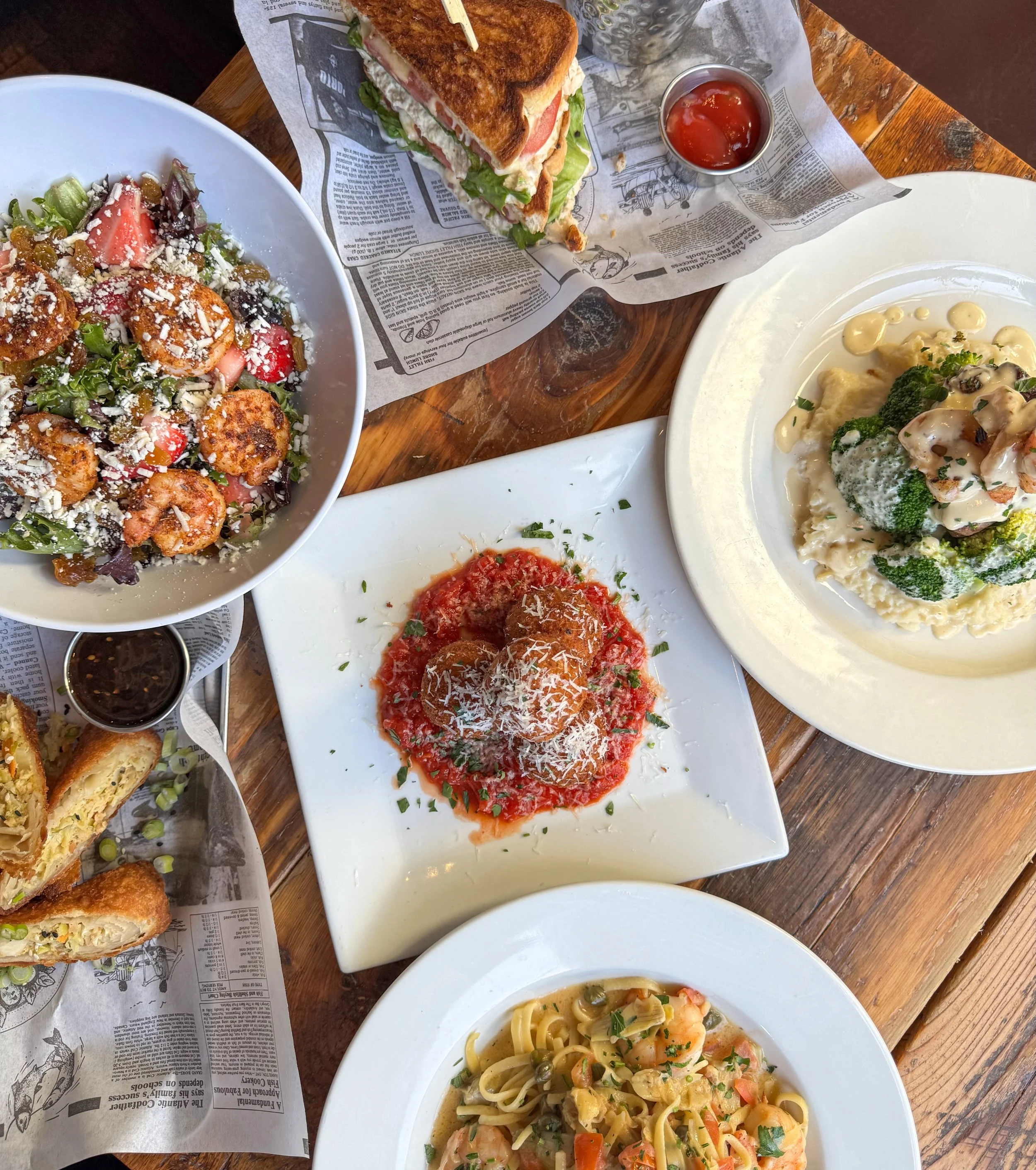 WEEKLY SPECIALS ✨

&bull; ASIAN CHICKEN EGG ROLLS - honey teriyaki sauce

&bull; FRIED ARANCINI - parmesan, marinara

&bull; SHRIMP &amp; STRAWBERRY SALAD - blackened shrimp, field greens, strawberries, golden raisins, feta cheese, raspberry vinaigre