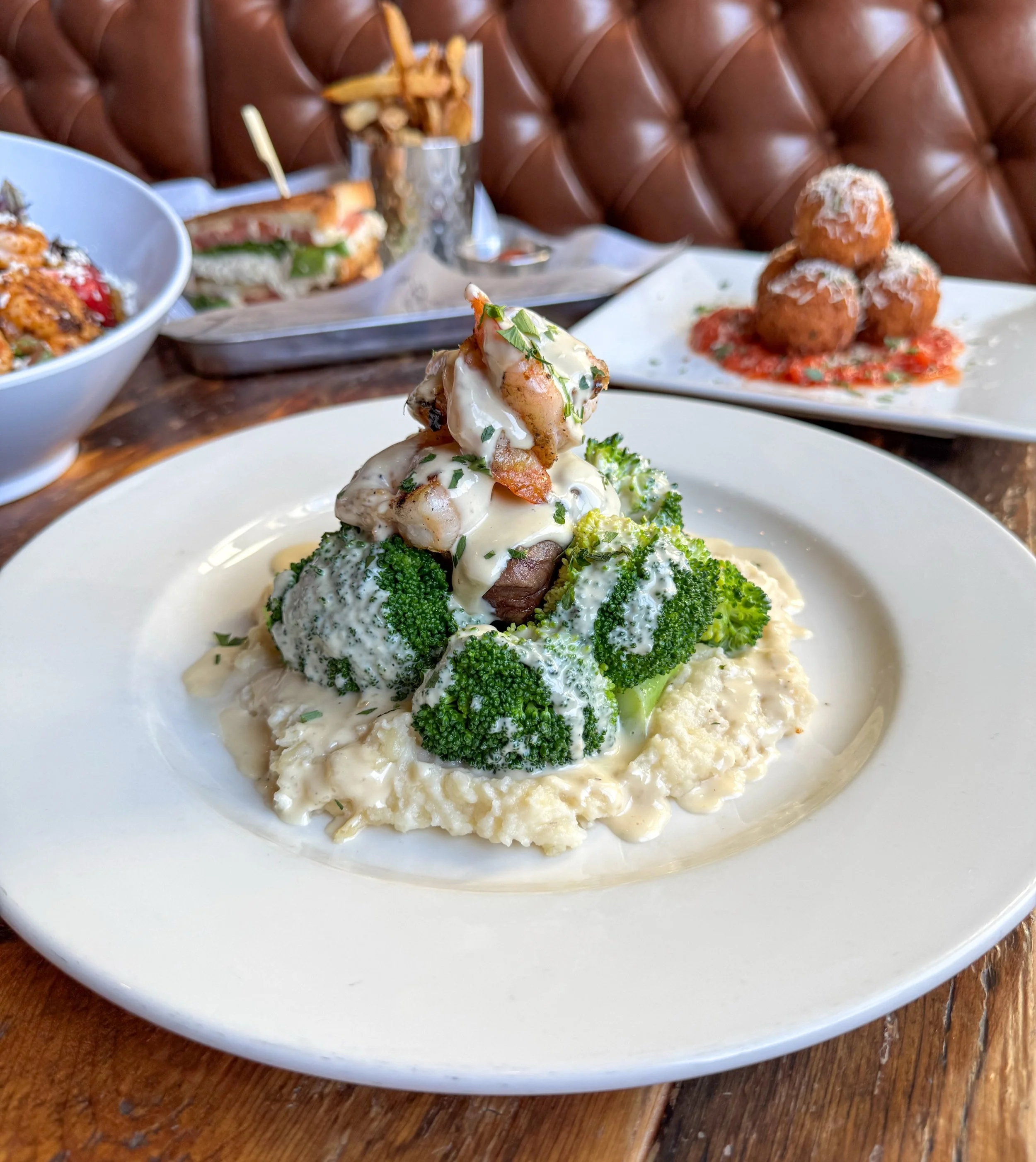 Happy Saturday! 🙌🏼

SURF &amp; TURF | 4 oz filet, grilled shrimp, broccoli, mashed potatoes, garlic cream sauce

KENTUCKY DERBY @ 6:57PM
Celtics vs 76ers GAME 7 @ 7:30PM