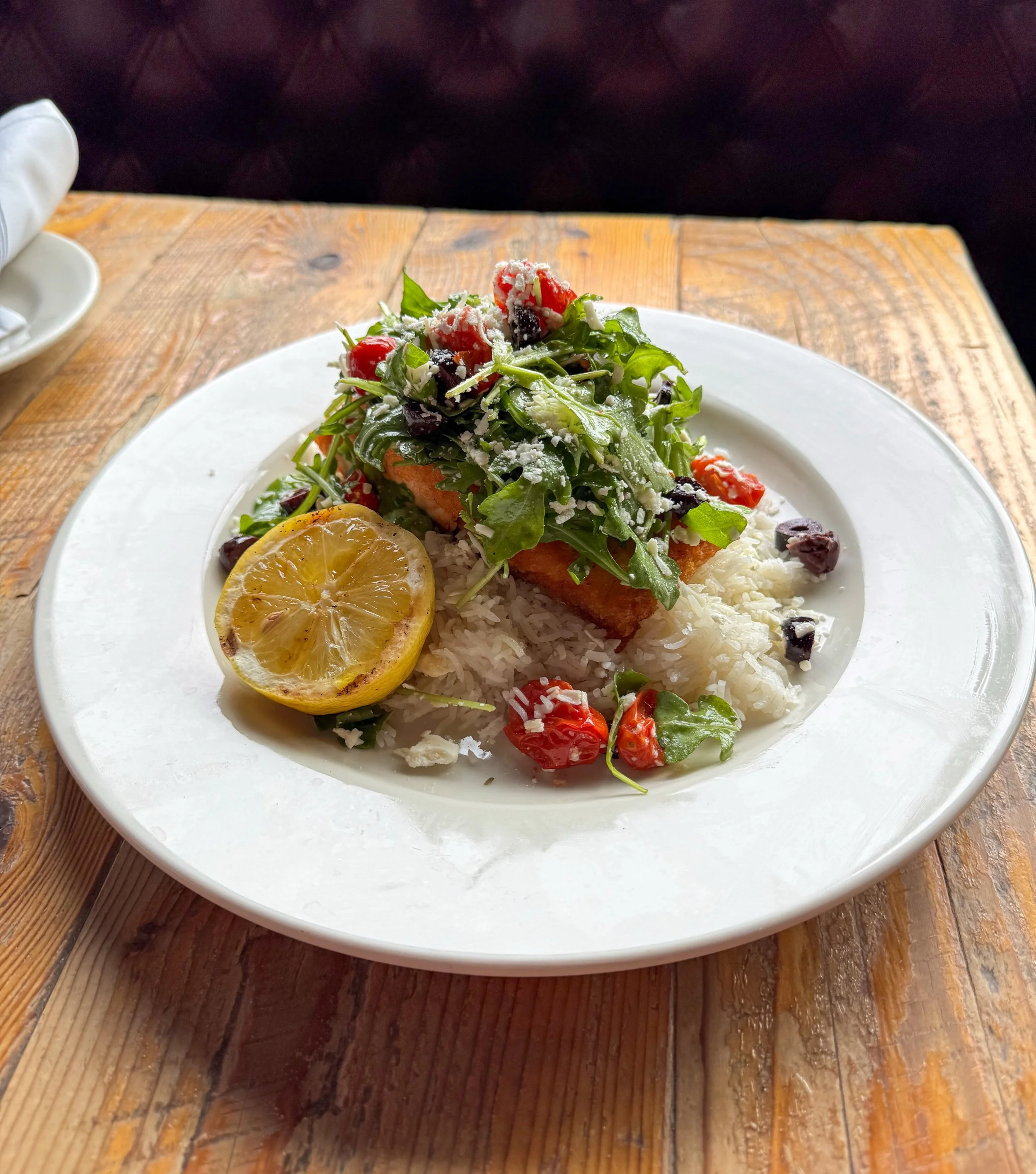 THIS WEEKEND: Mediterranean Grilled Salmon - basmati rice, arugula, blistered tomatoes, olives, lemon, feta 🙌🏼