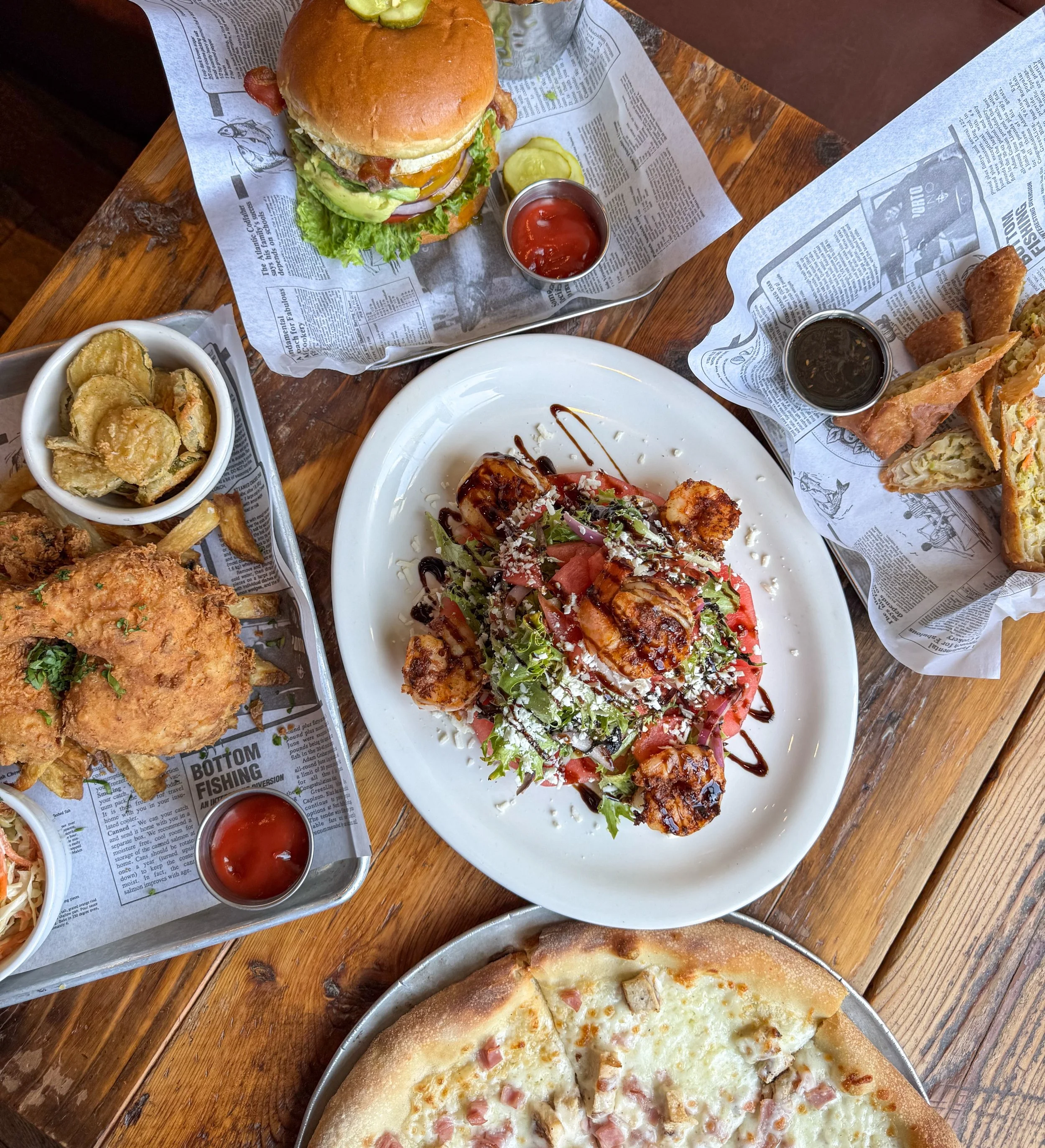 WEEKLY SPECIALS ✨

&bull; ASIAN CHICKEN EGG ROLLS - teriyaki sauce

&bull; CAROLINA GOLD TENDERS - ranch

&bull; CALIFORNIA BURGER - bacon, avocado, fried egg, lettuce, tomato, onion

&bull; WATERMELON FETA SALAD - blackened shrimp, mixed greens, wat