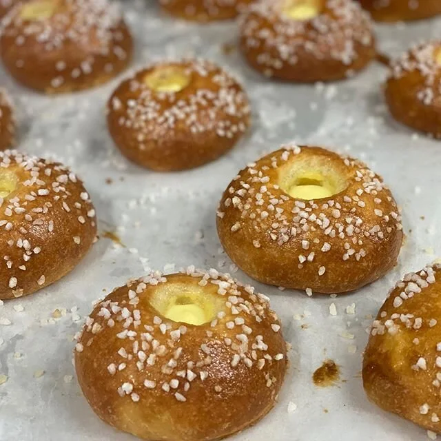 Just out the oven! Vanilla Cream Trocaderos. Order up online for you enjoyment! You know you want some 😉 Pick up starts at 5 pm tonight! #baked #brunch #trocaderos #herewego #pastry #portlandmaine