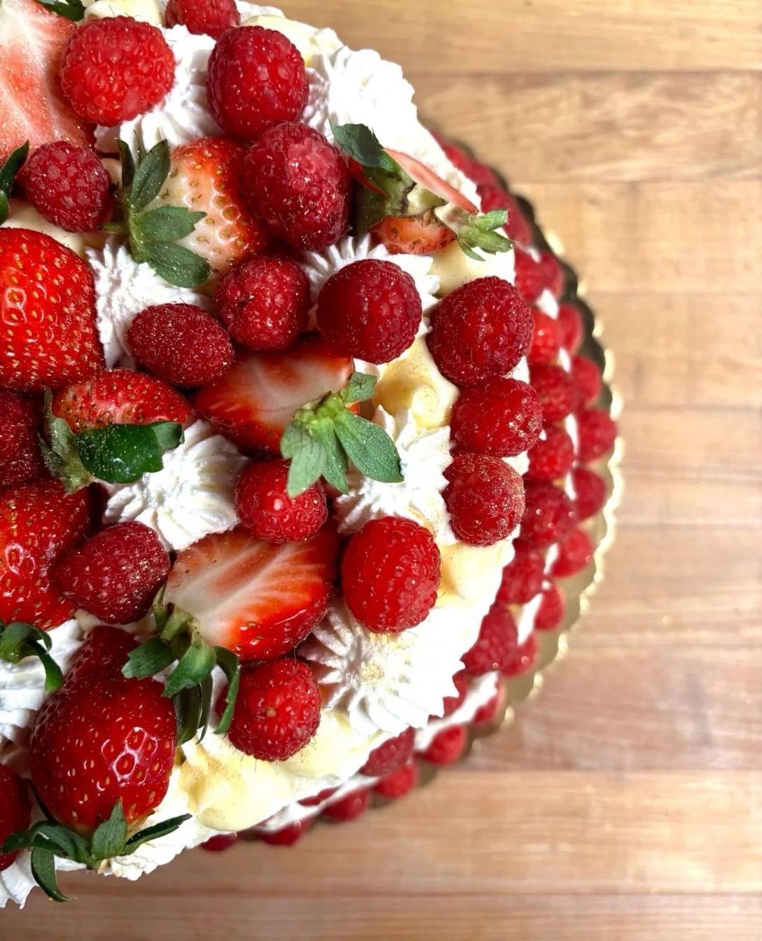 A cake made especially for your celebration. 🎂✨

Custom Cakes by Ilma L&oacute;pez, created with care, creativity, and flavors designed to make every moment even more special.

Celebrate at Chaval or take it home.

#ChavalMaine #IlmaLopez #CustomCak