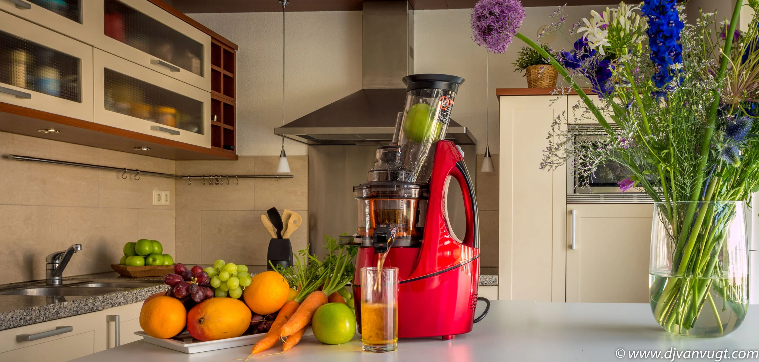   Do you also want to have beautiful photos of your product with or without a white background (or any color)? Fill in the contact form and we will let you know about the possibilities.  