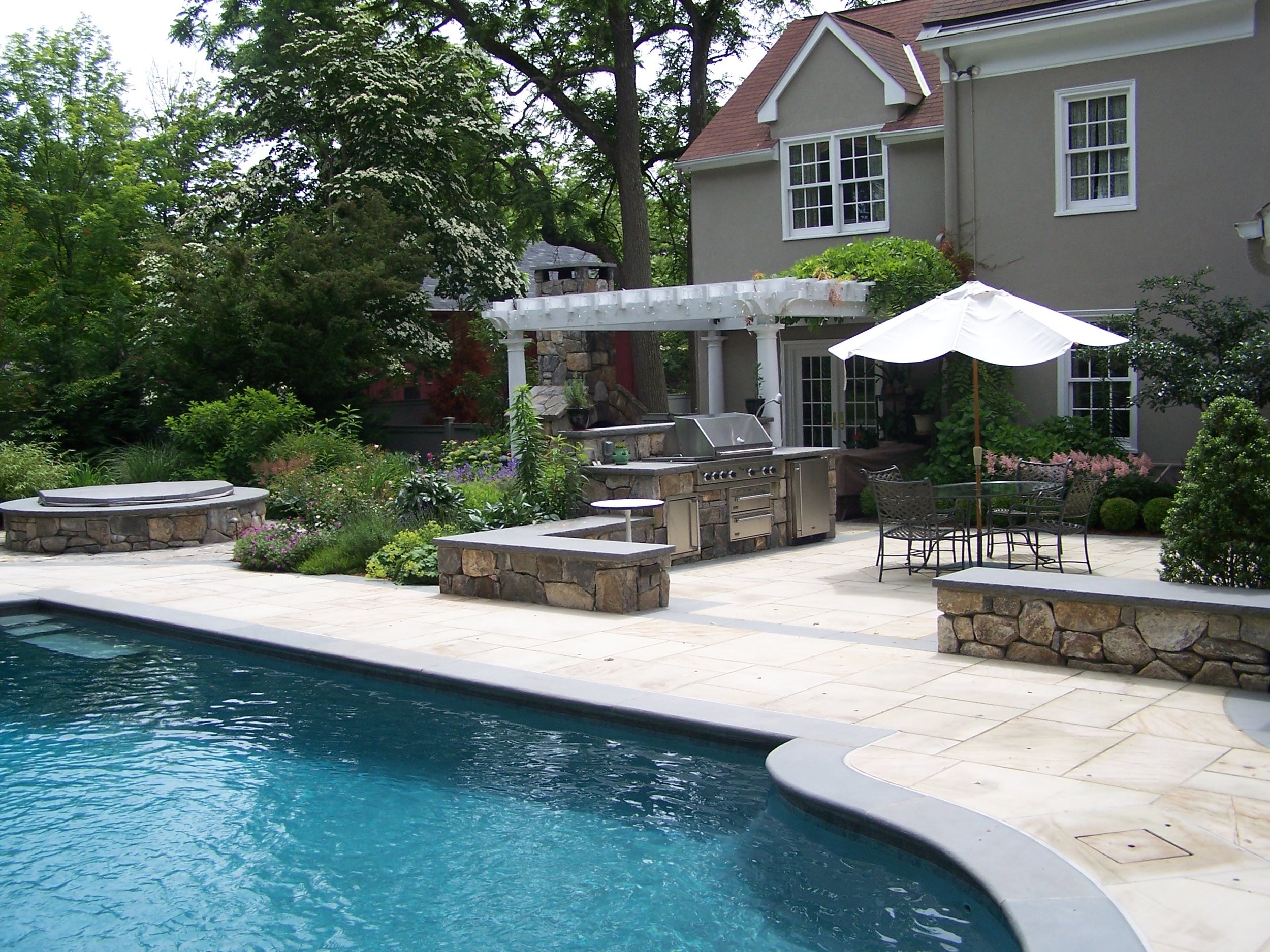 5.5 Outdoor Dining Area.JPG