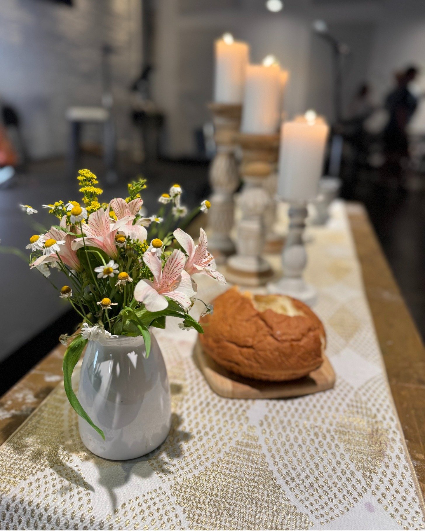 We hope you join us this Sunday at 10 am! 💐