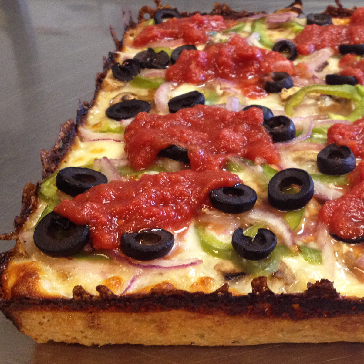 Detroit pizza