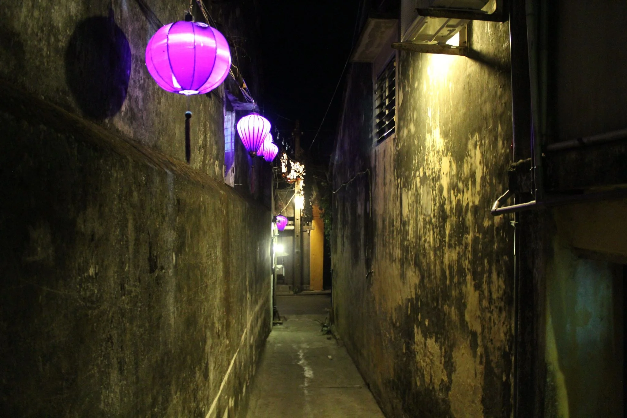 hoi an alley.jpg