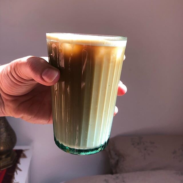 ☀️ Ice coffee for the warm weather ☀️
.
Buzzzzzzung for the weather this week! .
Run my 5k as part of @theyardpeckham &lsquo;s BYG4.0A / one way to get me to run is stick some handstands are the end of it... 🤮 (my legs still hurt from the last one) 