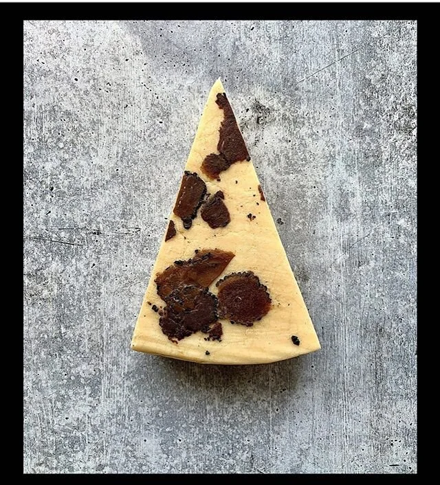 @regalisfoods @beehivecheese collaboration is Trufflehive, now available at Regalisfoods.com 🍯🍾🍄