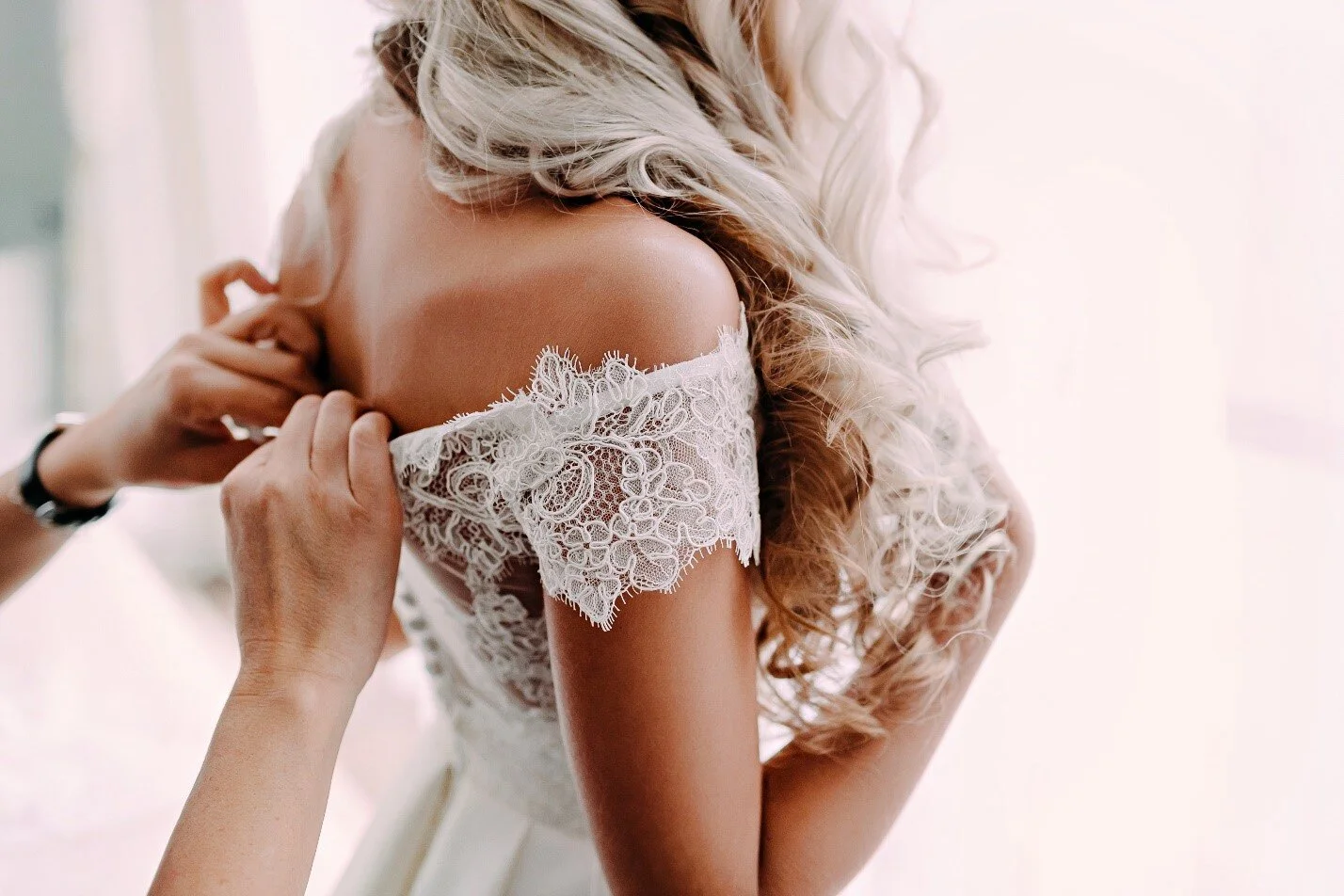 Should You Get a Spray Tan for Your Wedding?