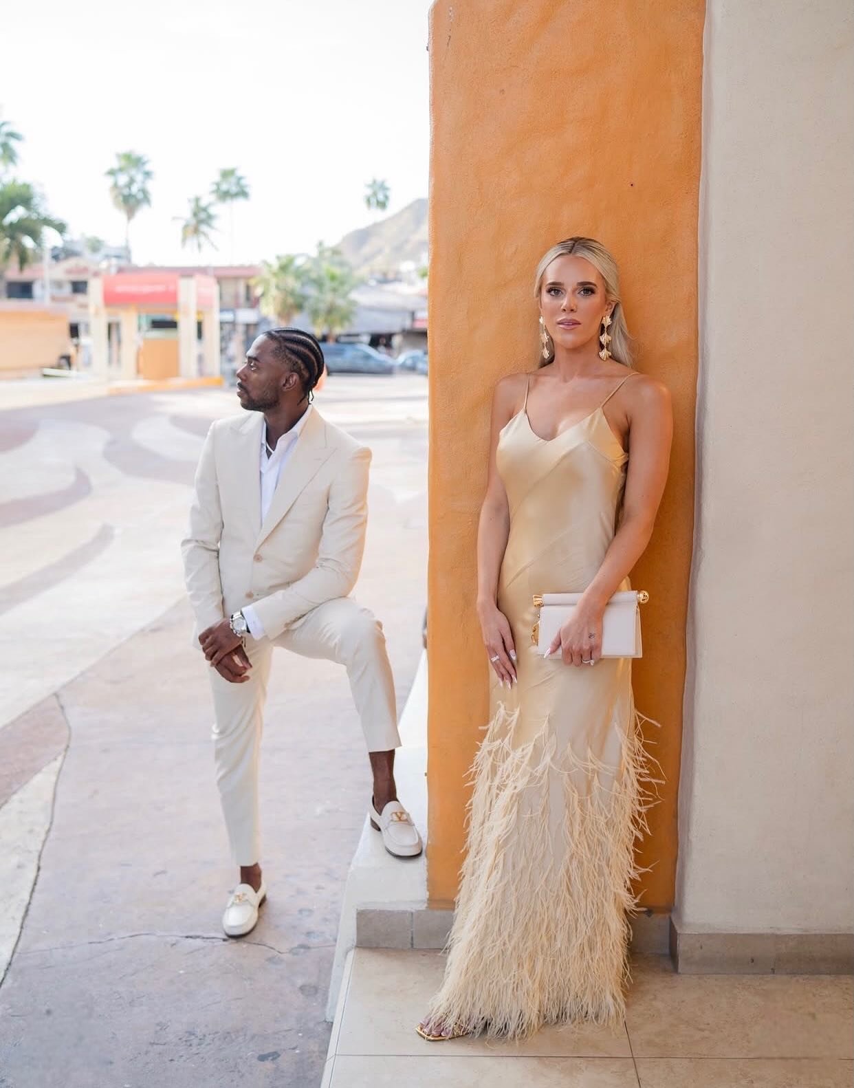 Wedding Season Is Magical ✨  @katelynn_bliss glowing in Be Bronze Pro by Be Bronze Artist Morgan 

Photography @jaimeecmorse 
Hair &amp; Makeup @yulimakeupstudio 
Planner @luxurybybts