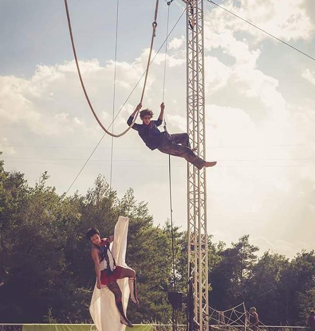 Events (cloudswing) by Atempo Circ. #event , #cantilafont , #cloudswingnumber , #festivals, #coorporateevents , #circus , #acrobat , #cirque , #circo , #circ.
Photo by Eva Freixa.