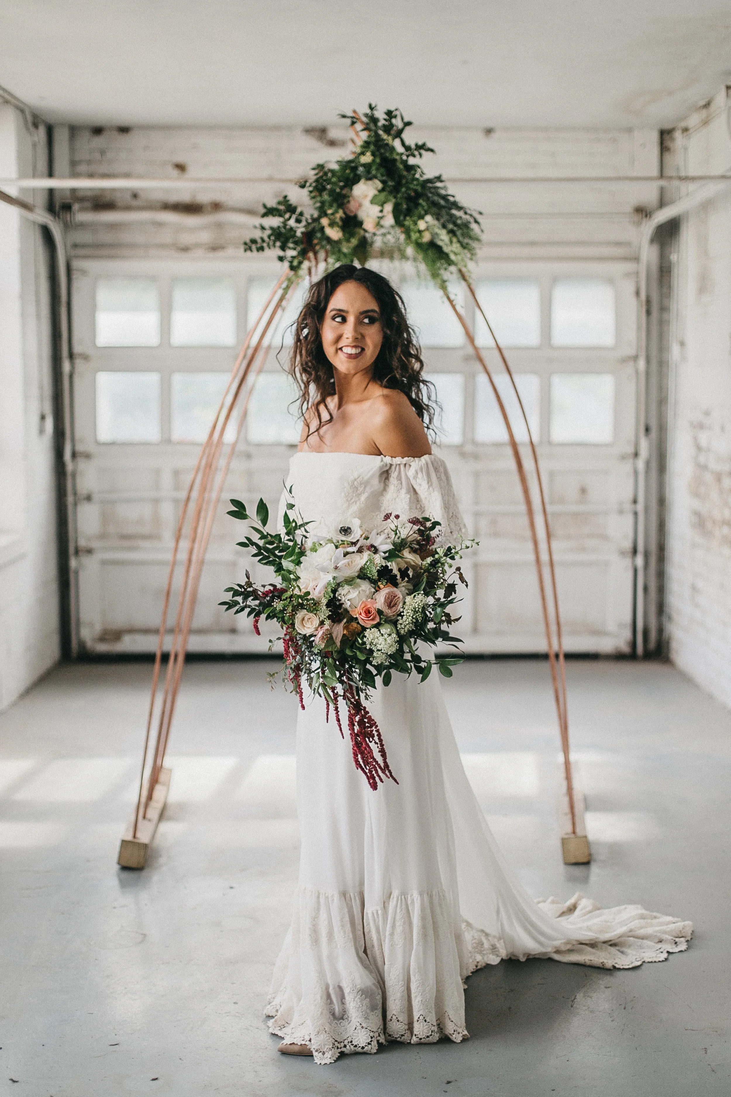 Cascading Garden Bouquet Style: textured, boho Details: draping amaranthus, anemones, queen Anne’s lace, astrantia, textures, greenery {Photo courtesy of Nick Allen Photo }