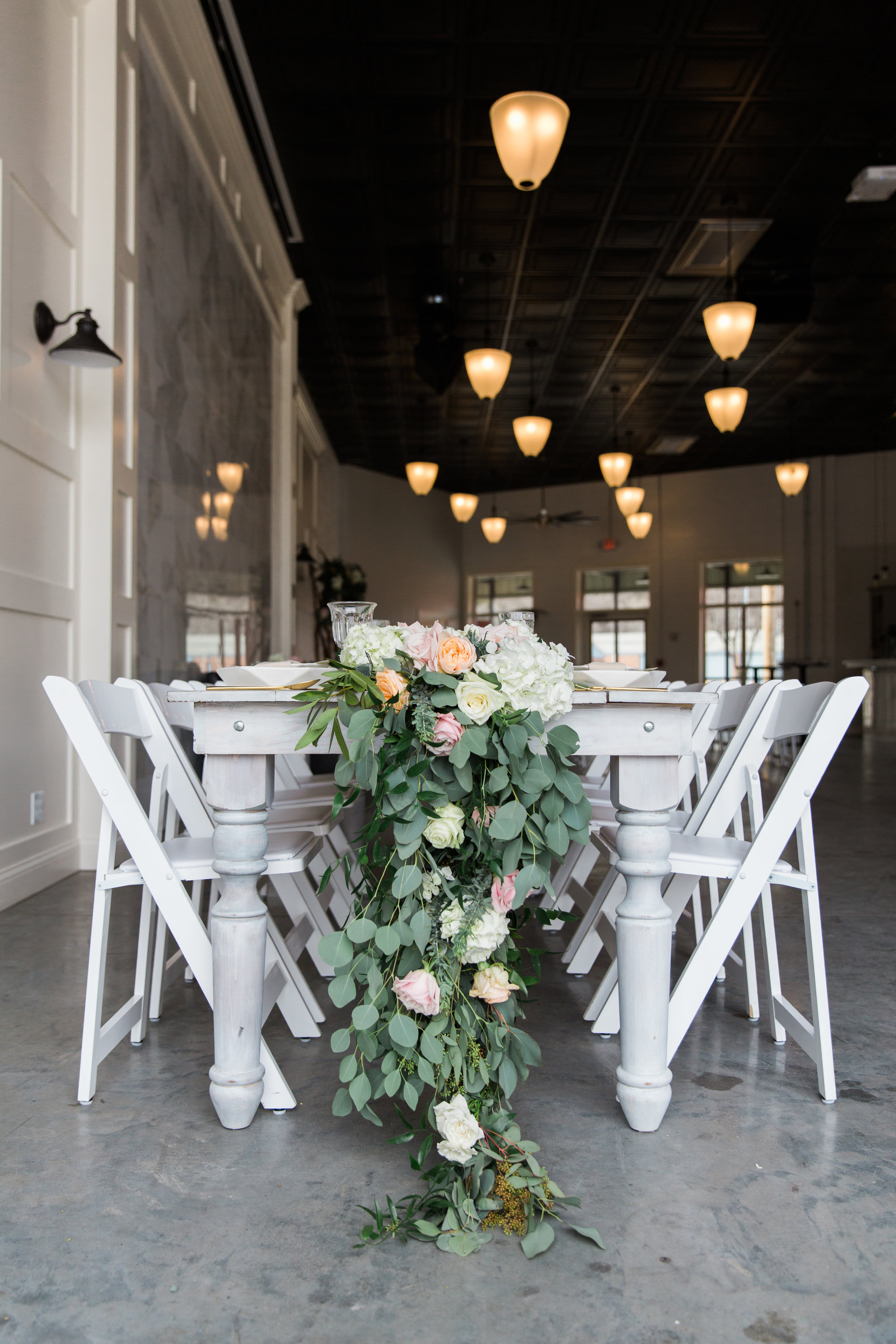 13. Lush Garland Draping to Floor