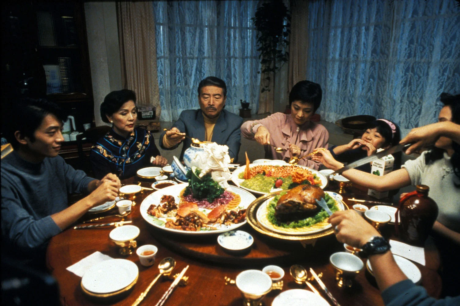 foto Yin shi nan nu (Comer, beber y amar, 1994)