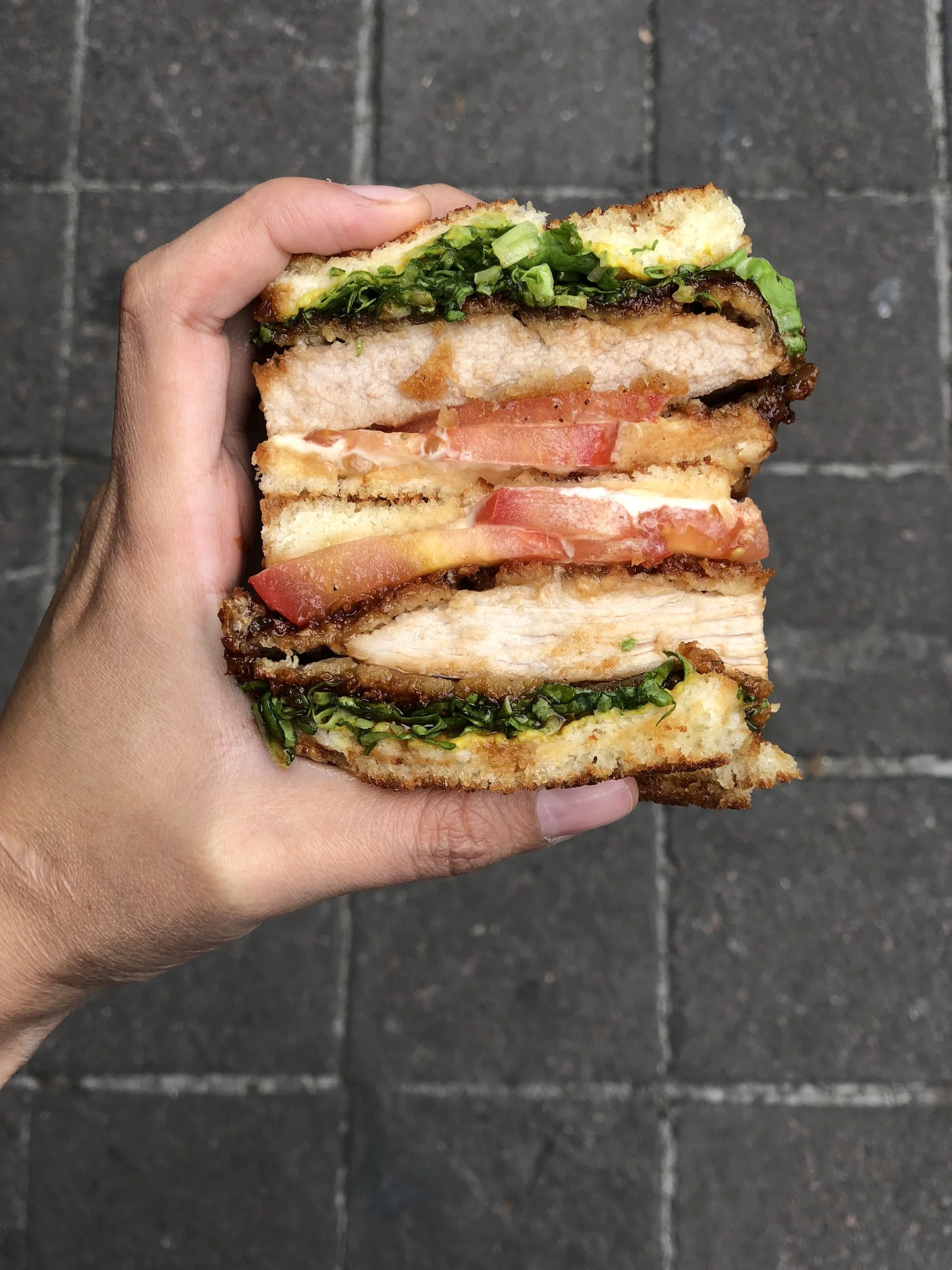 10082018_entrepanes-katsu sando 01.jpeg