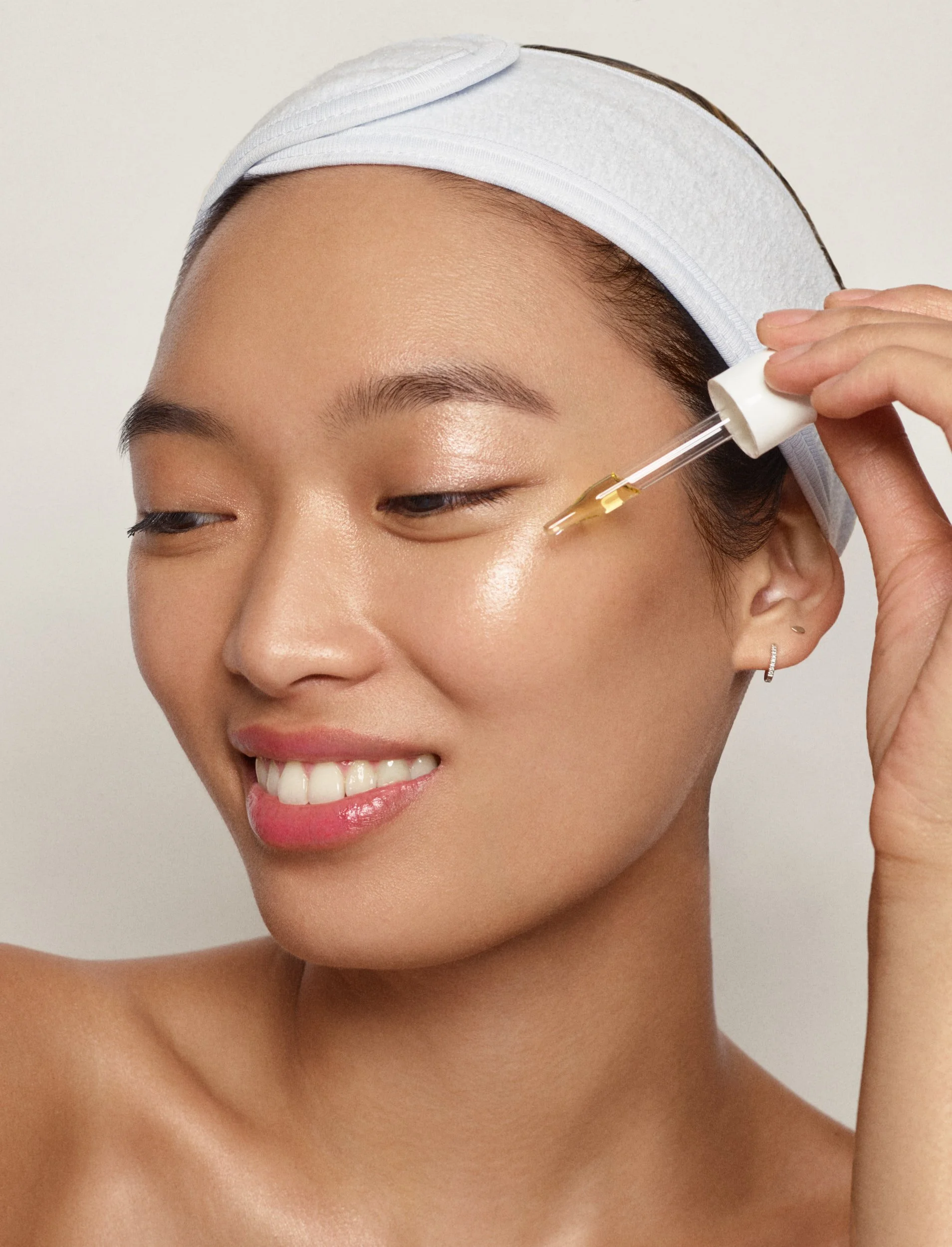  beauty photographer photo shoot nyc agency model portrait photographer studio lighting commercial photographer magazine photographer advertising photographer headshot photographer cosmetics product 