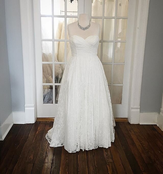 This gorgeous lace gown is a beach wedding dream dress!
Designer: David&rsquo;s Bridal 
Size: 14
Color: Ivory
Our price: $350
Original Retail: $600
.
.
.
.
#retulledboutique #bridalconsignment #designergownsforless #indybride