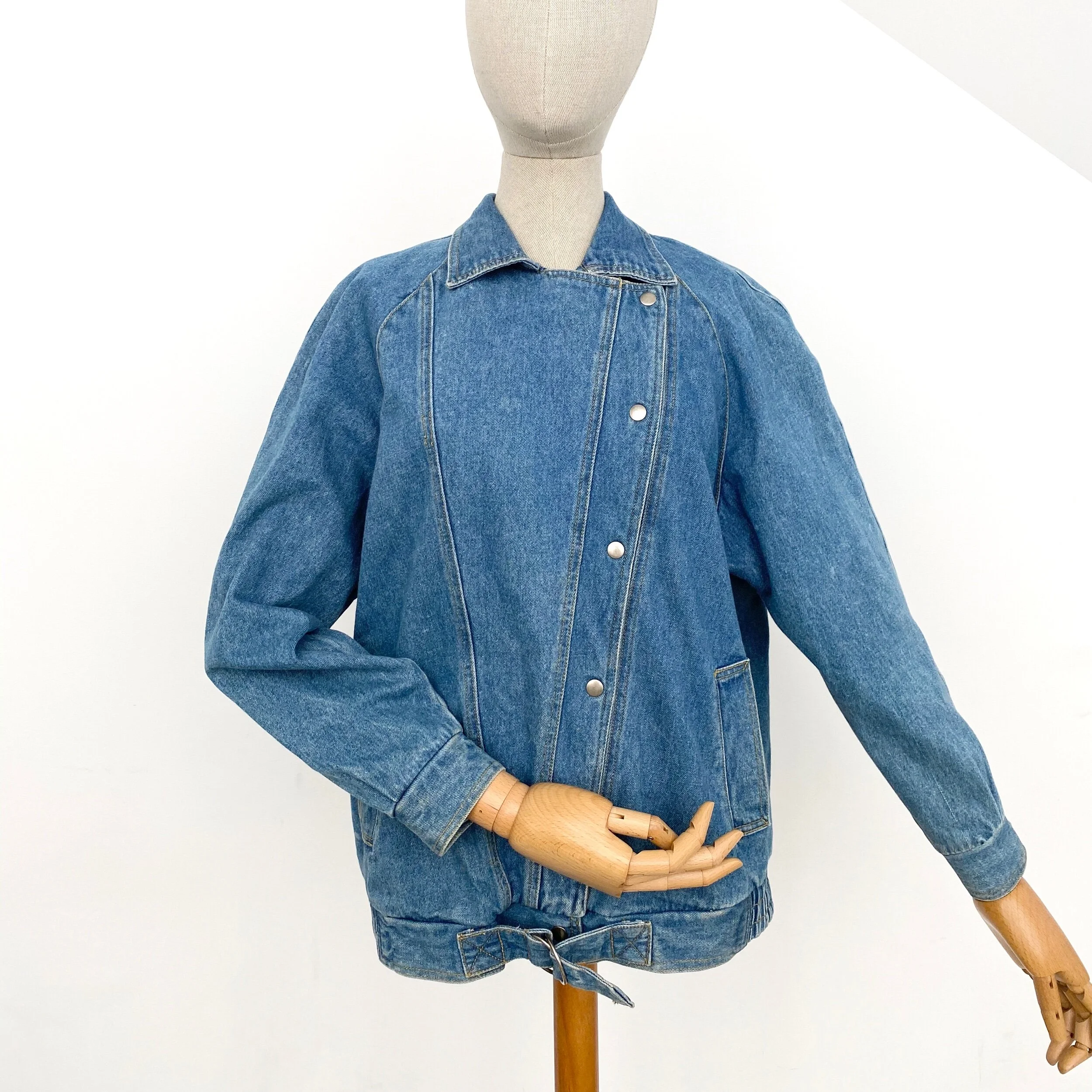 95DD6B98-3FBE-4D67-9C37-852A18E2EF95