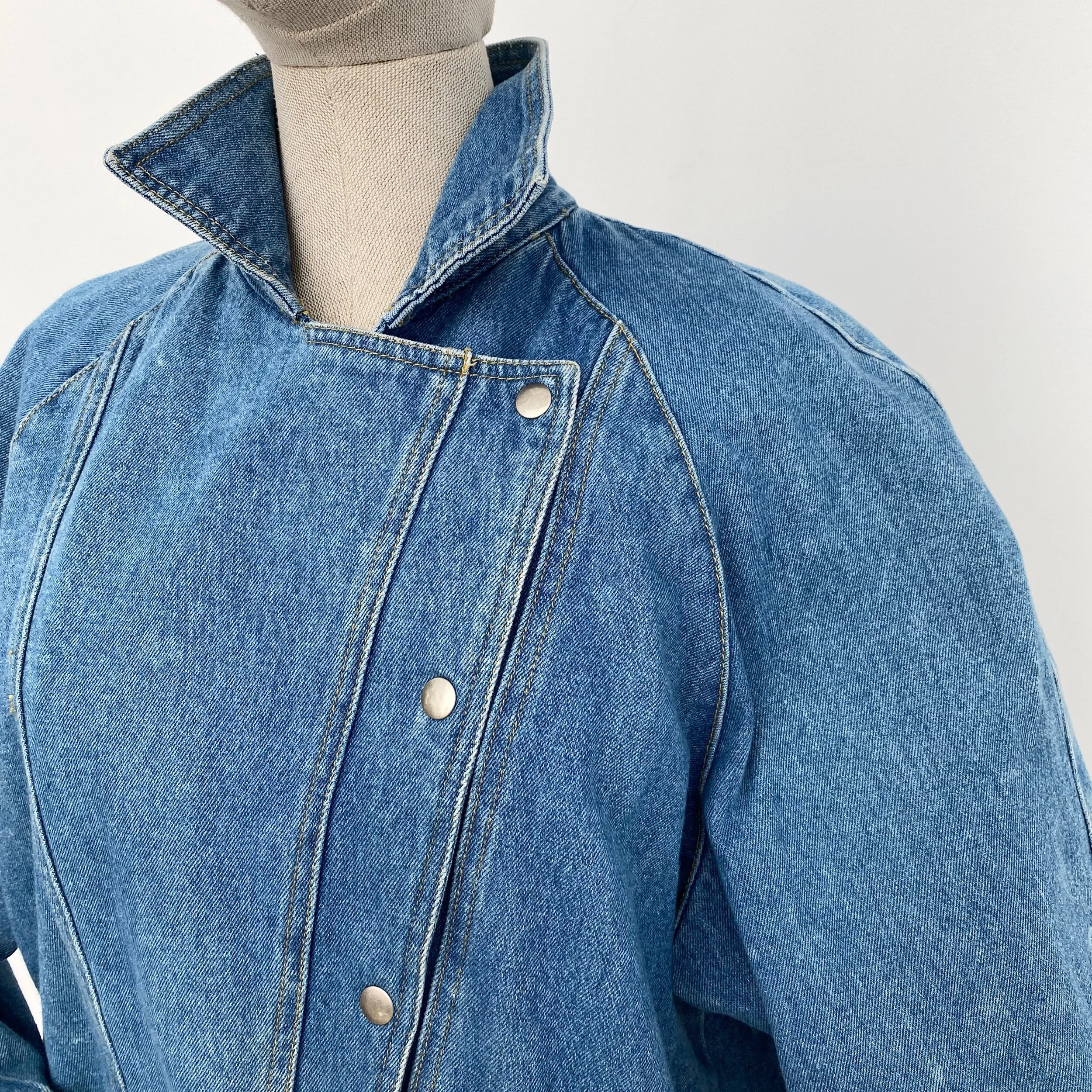 8E13033A-F5D0-415A-9D74-3F67FCCACBBE