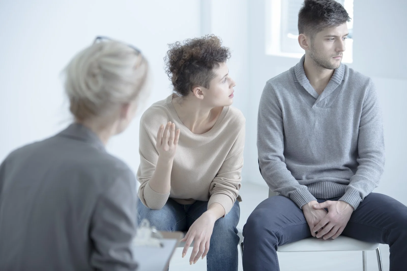 (Attending relationship therapy can help partners heal after an affair.)