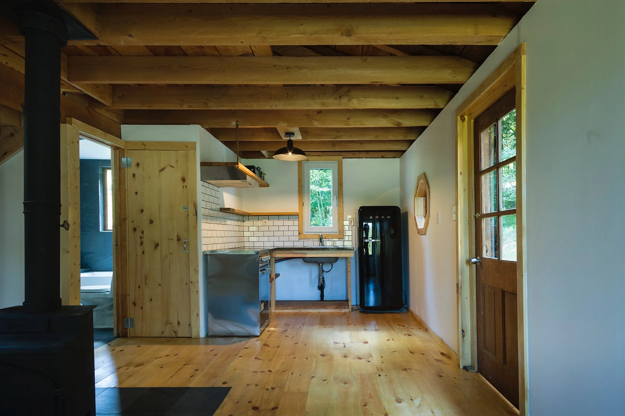 kitchen wide.jpeg