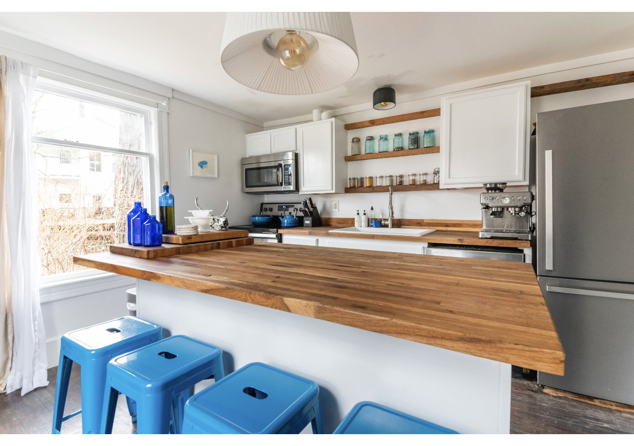 07 Kitchen closeup.jpg