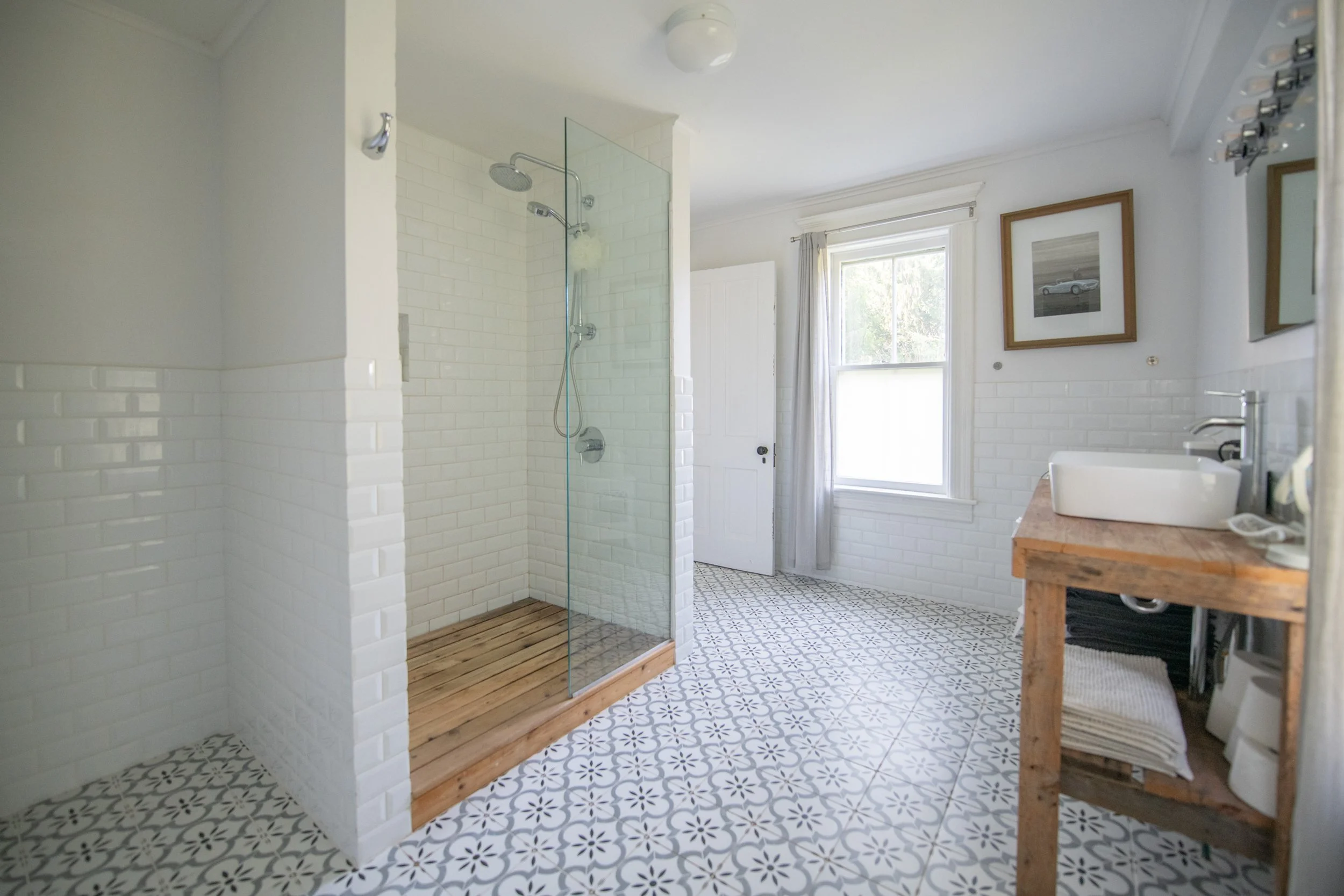 08 downstairs-bathroom.jpg