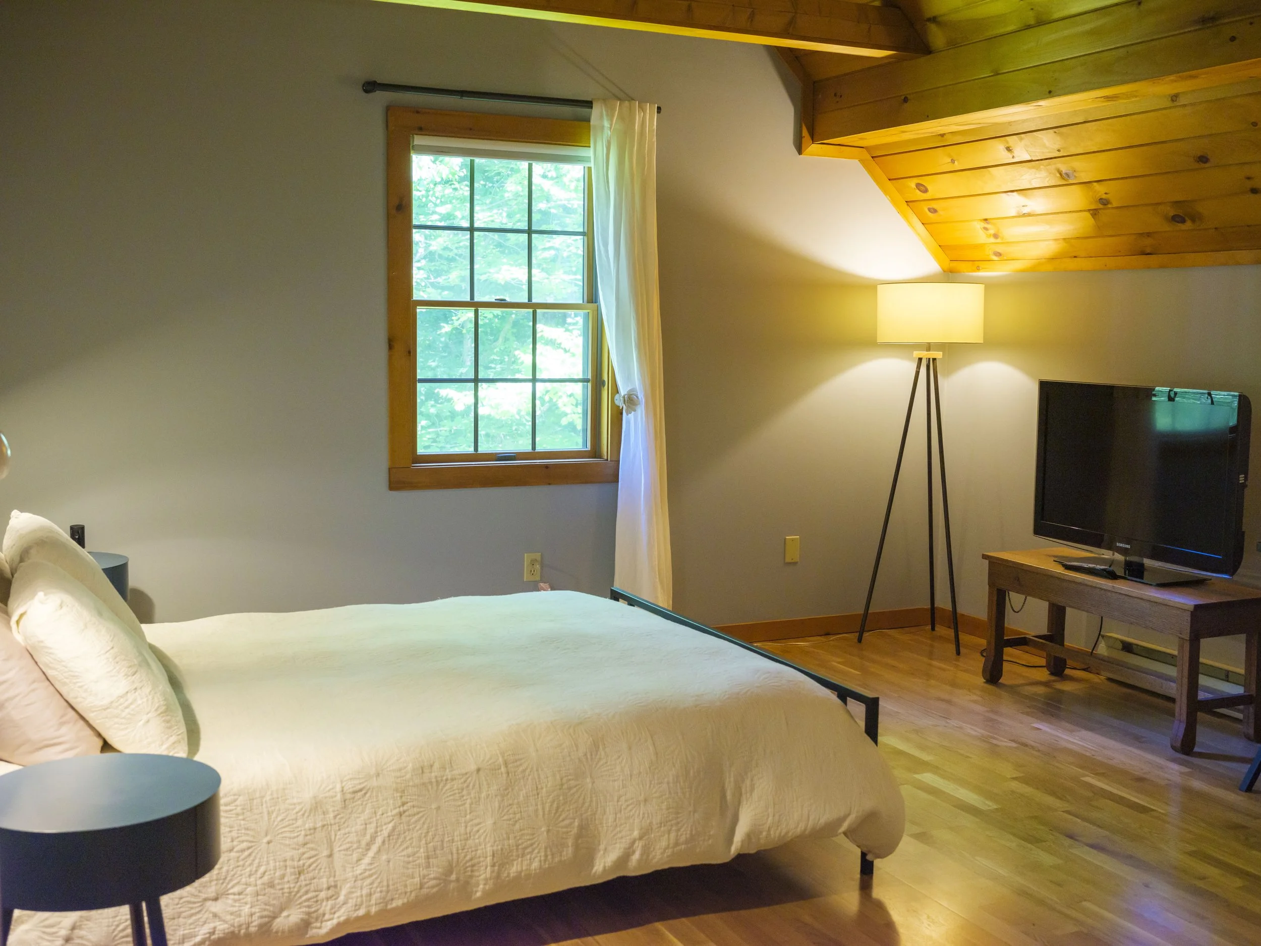 15 bedroom upstairs 3.jpg
