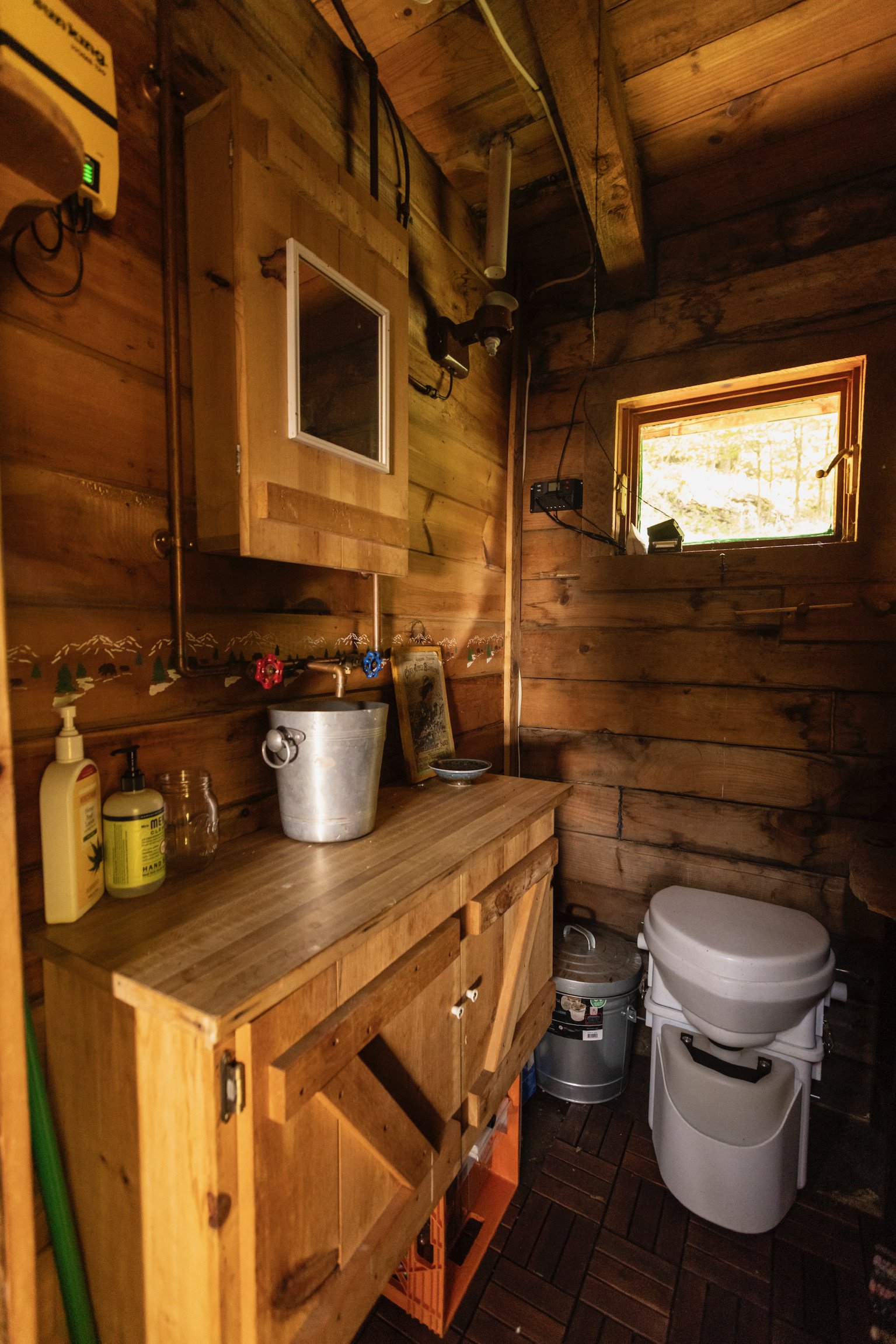 17 toilet and sink .JPG
