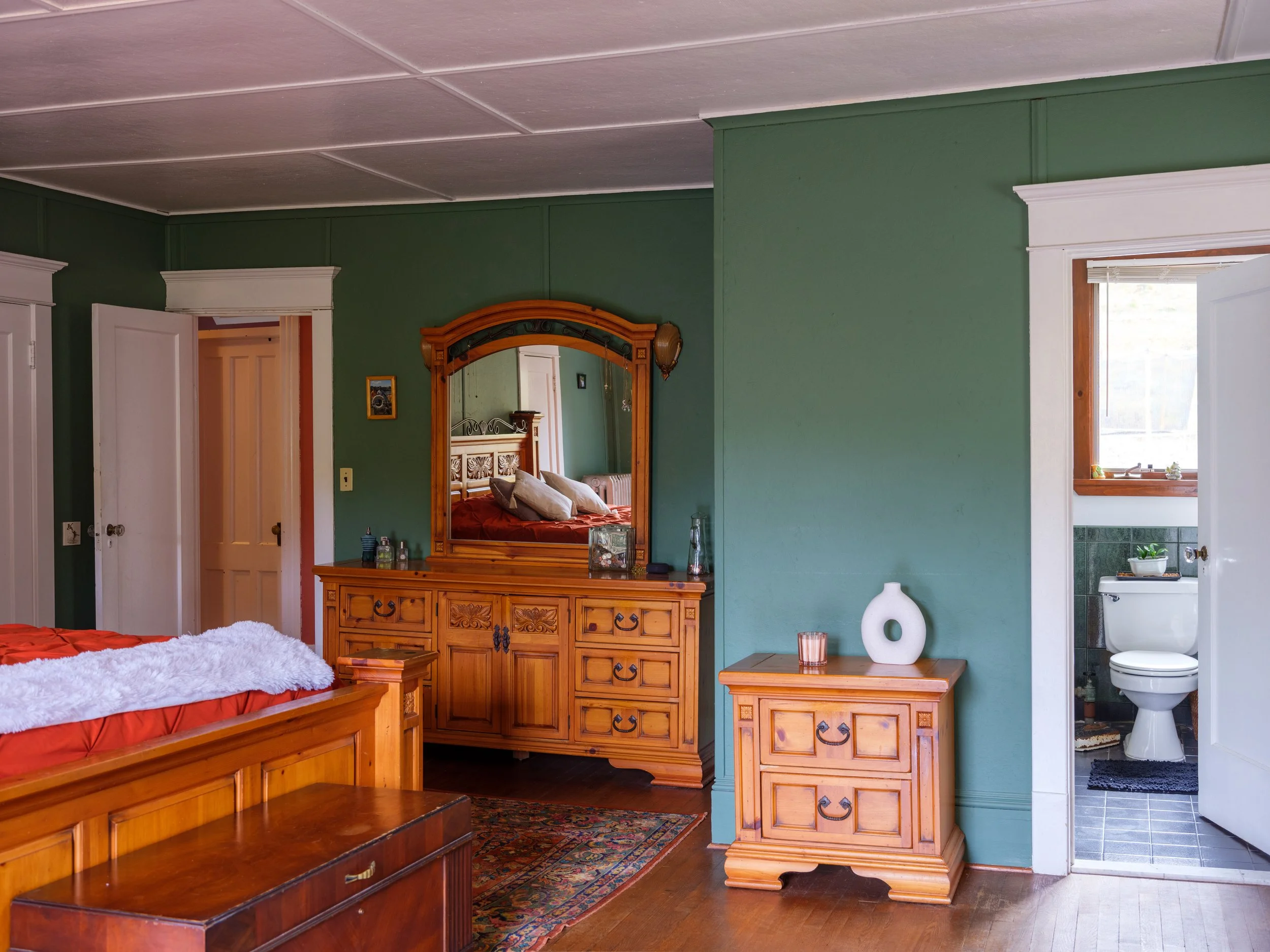 10 bedroom vanity.jpg