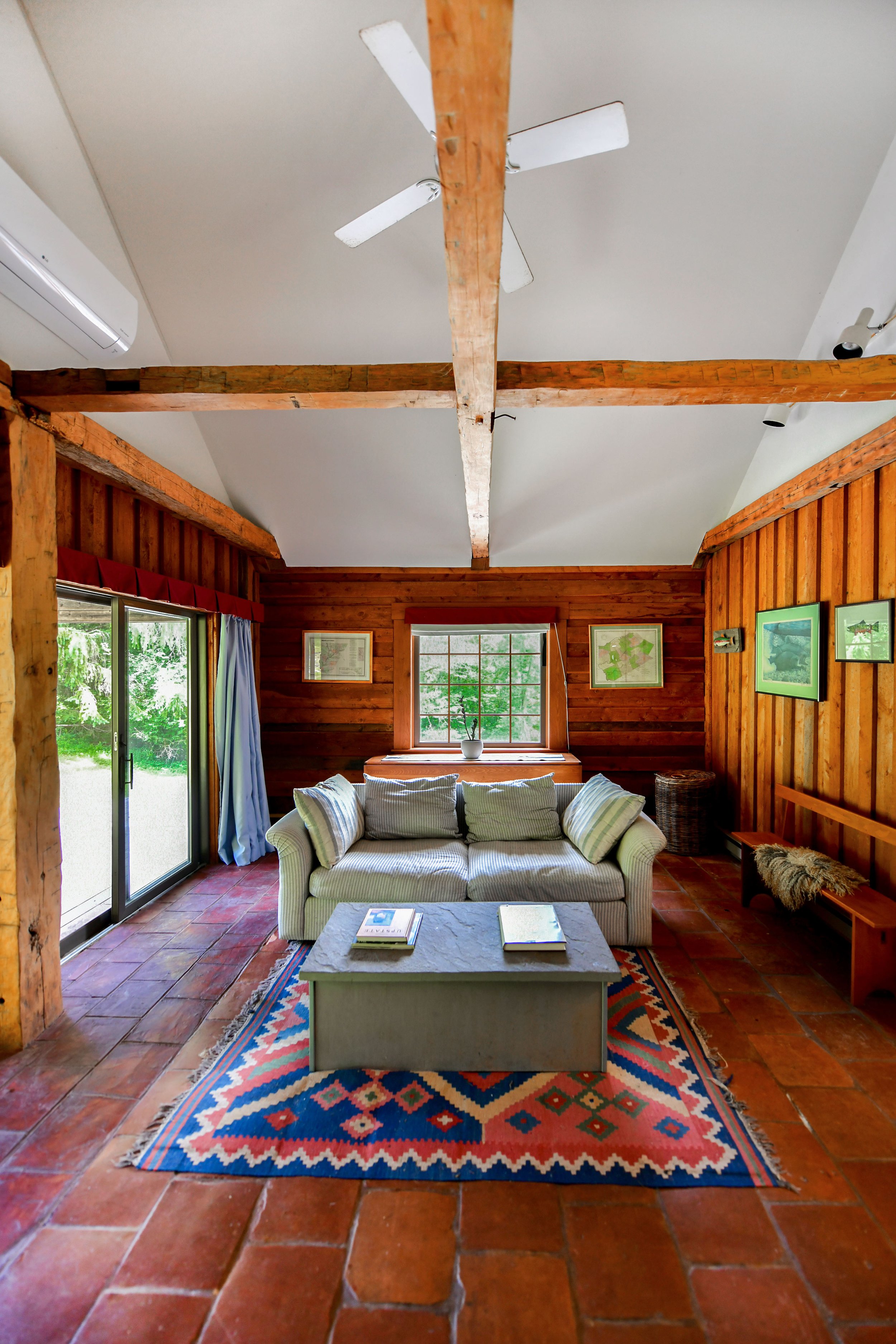 06 fireplace room 2.jpg