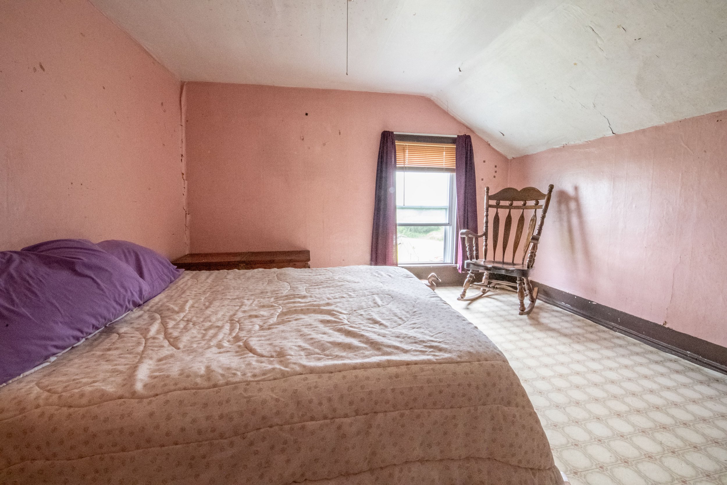 17-pink-bedroom.jpg