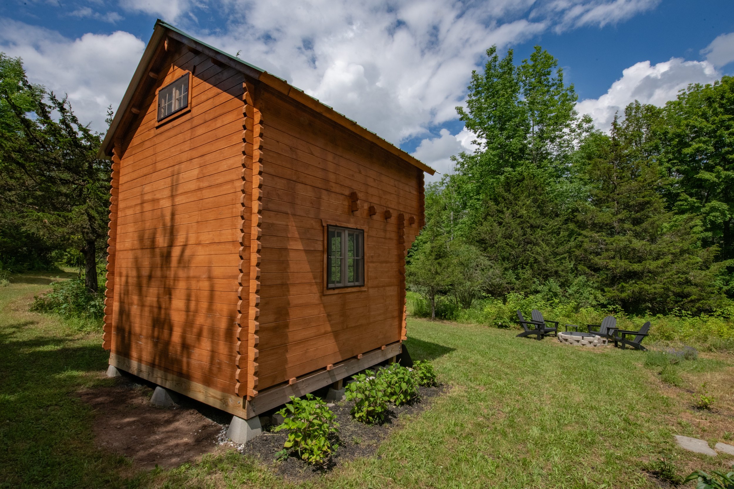 02-back-of-cabin.jpg