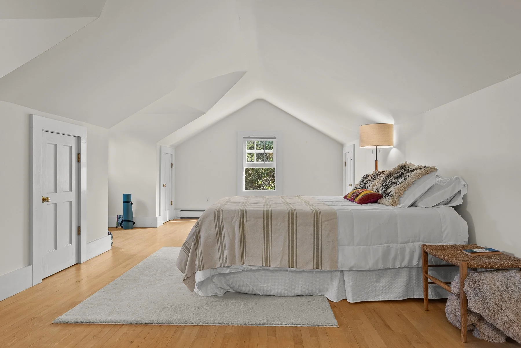 13 big bedroom.jpg