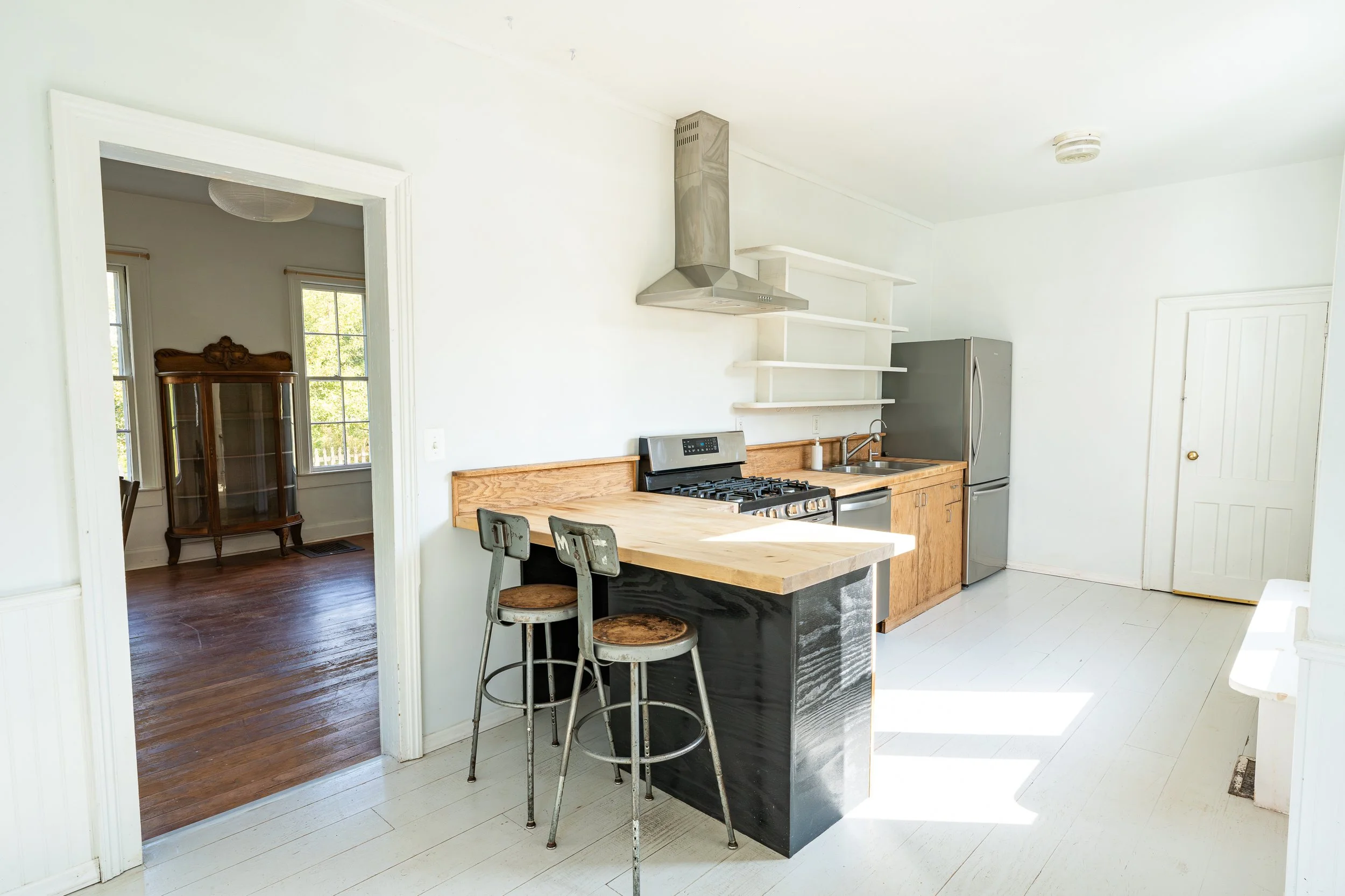 7 - 300 Maple Ave.jpg