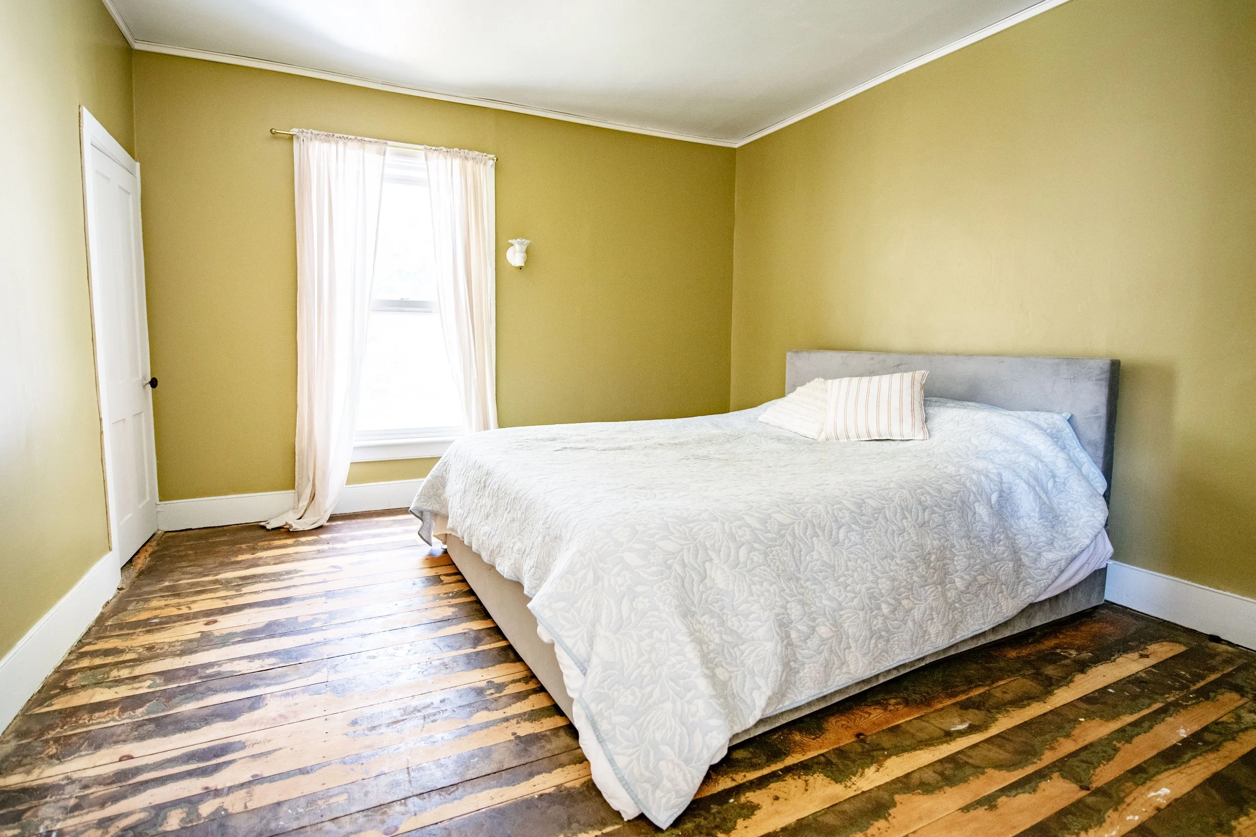 14 bedroom2.jpg