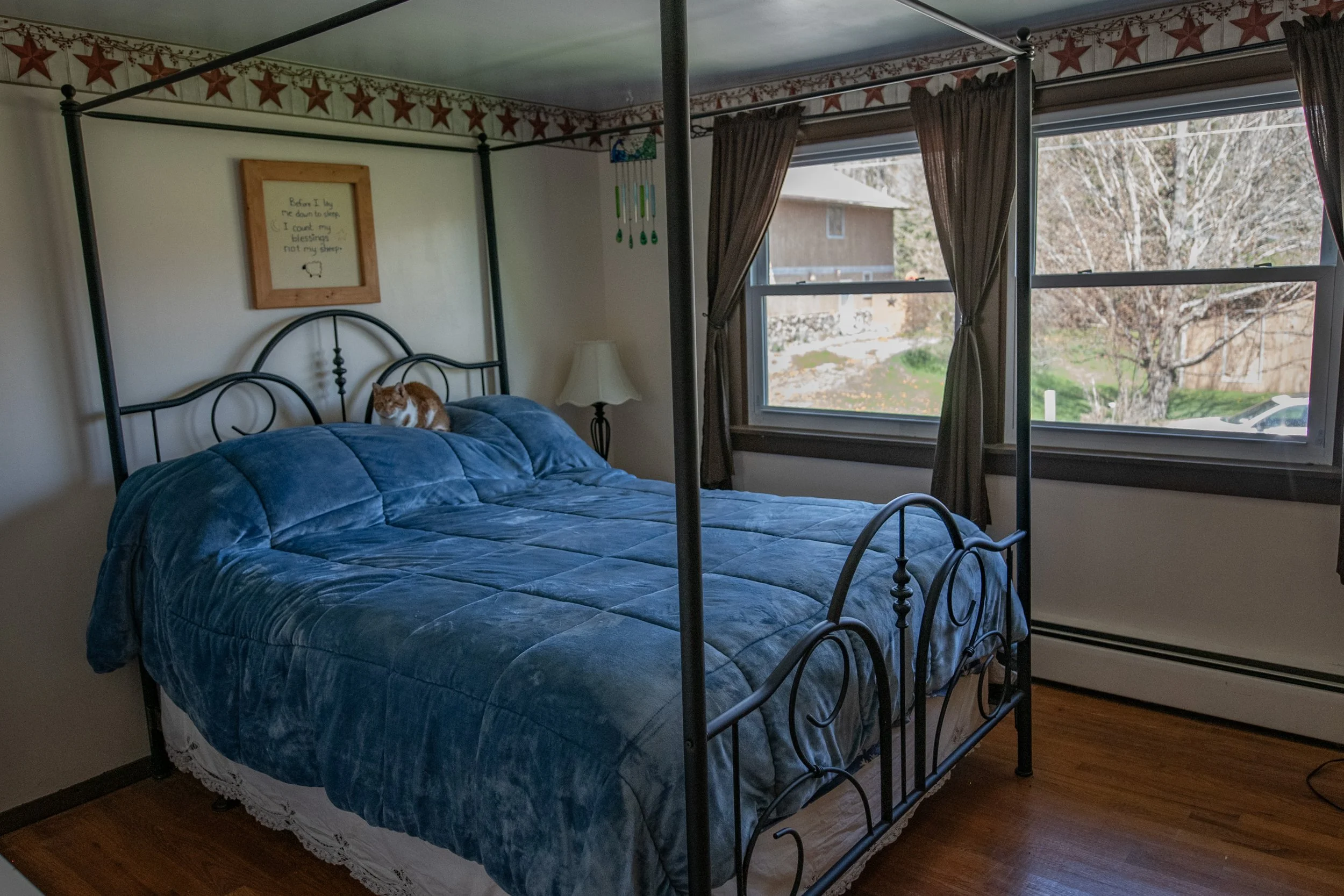 10 bedroom2.jpg