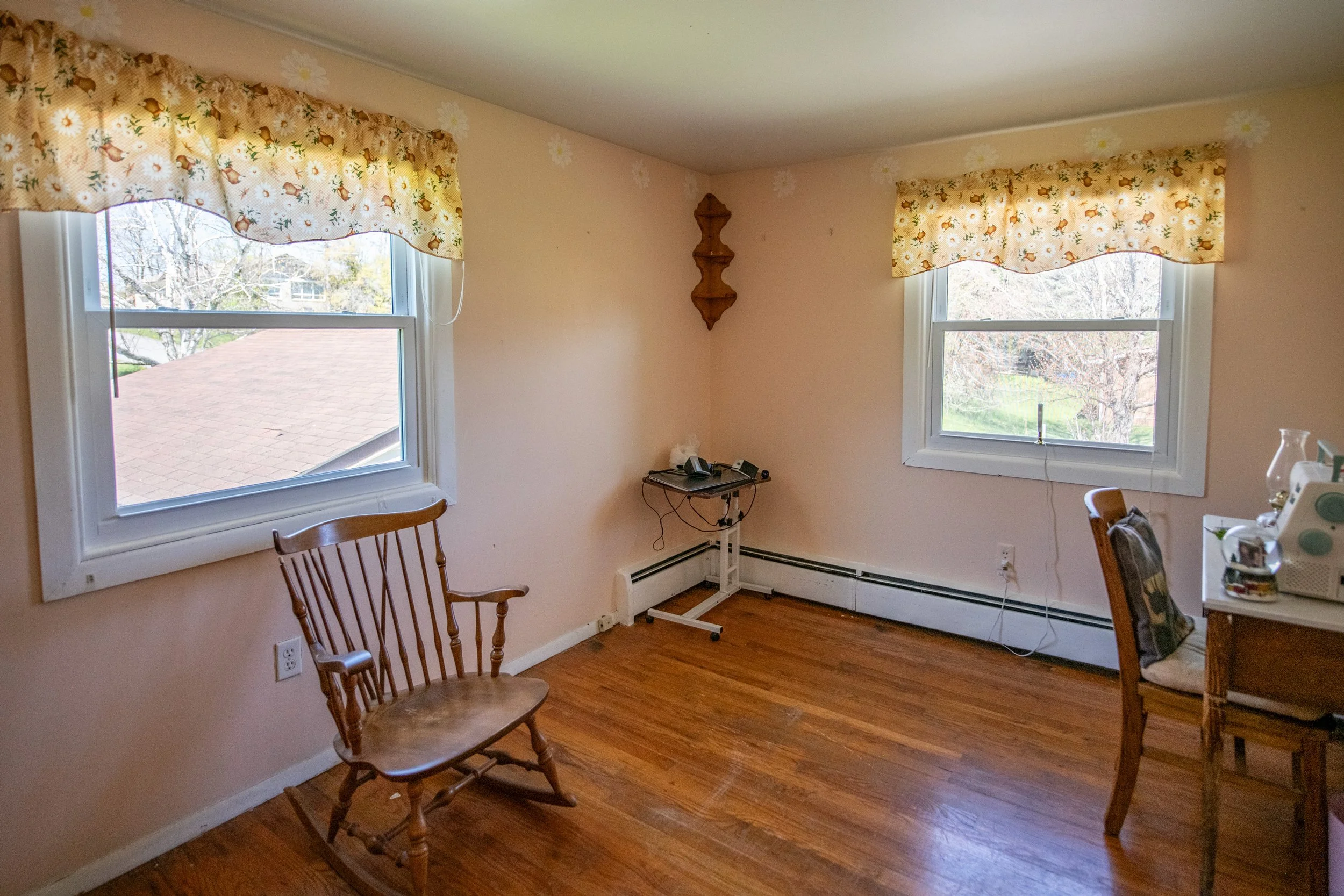 12 pink-bedroom.jpg