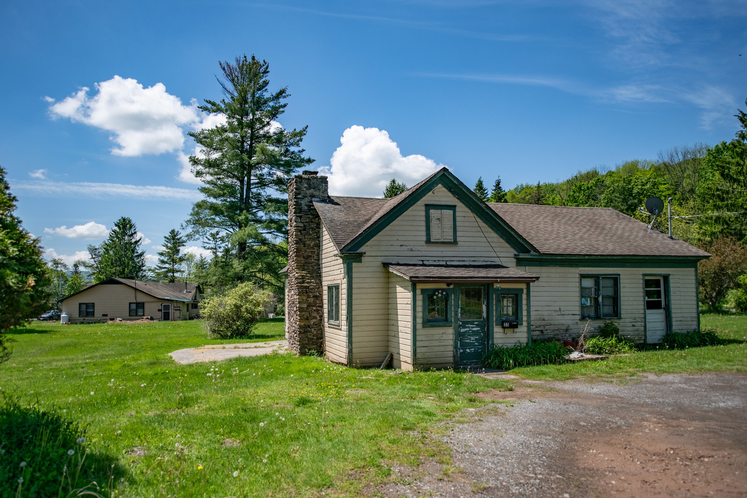 01 cottage-front.jpg