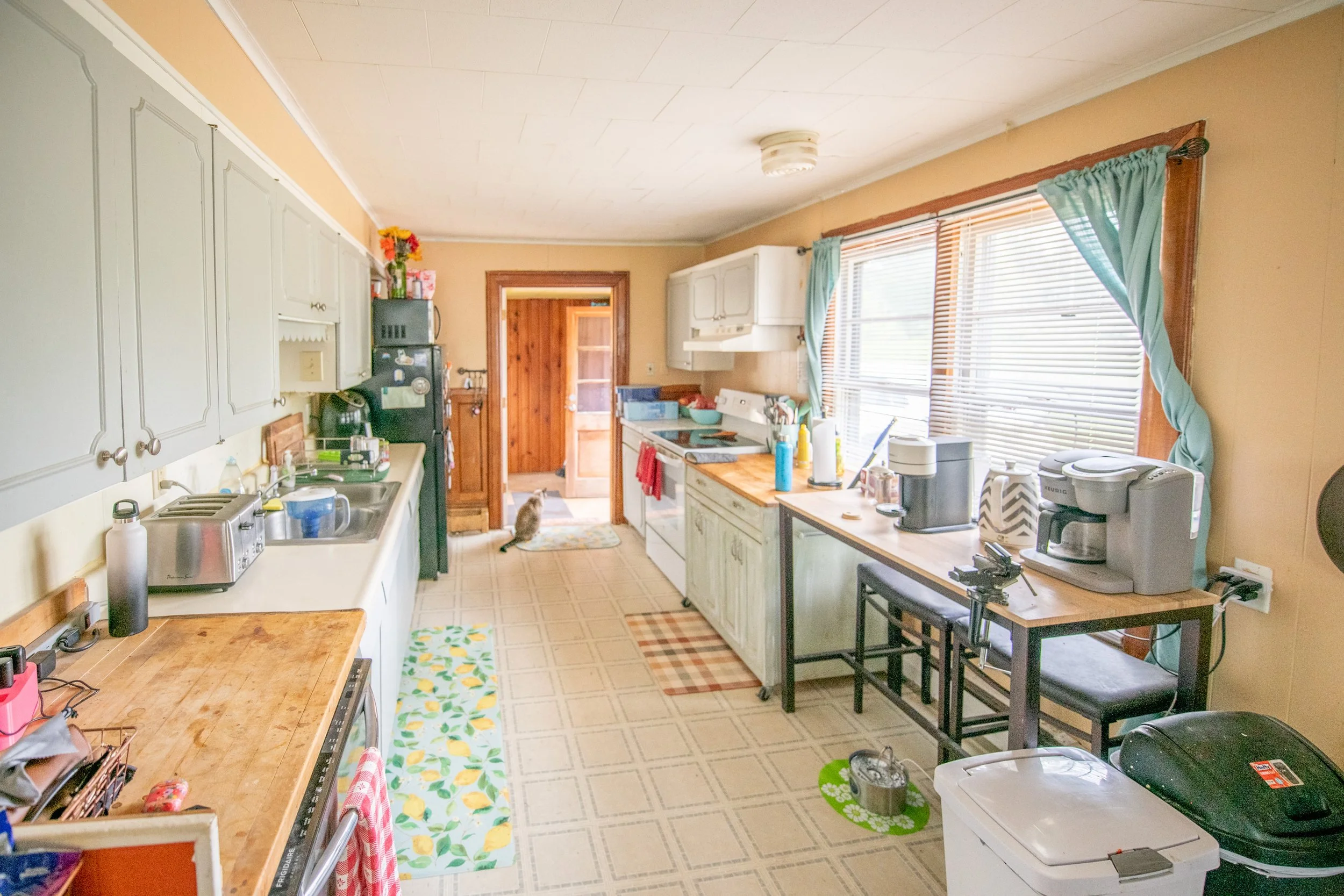 apt1-kitchen.jpg