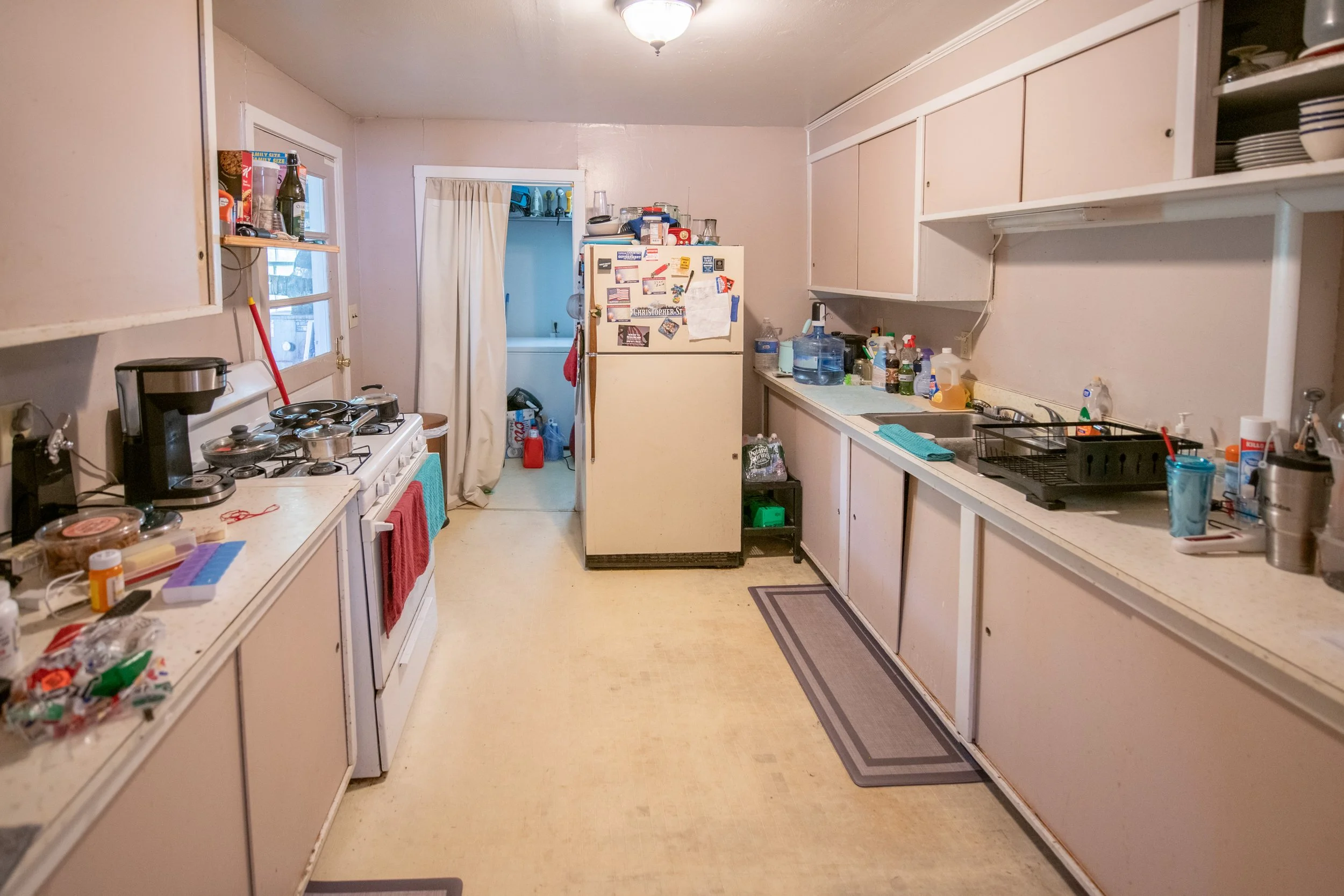 apt3-kitchen.jpg