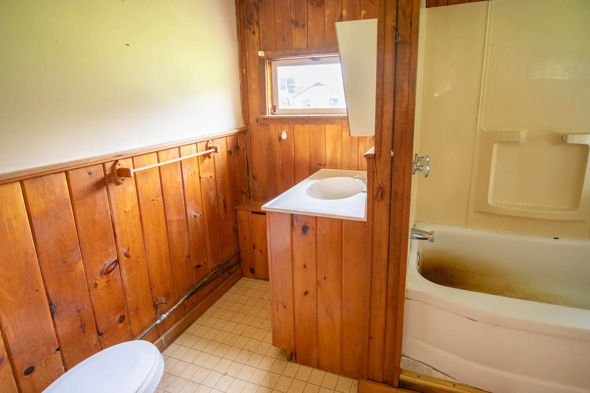 cottage-bath.jpg