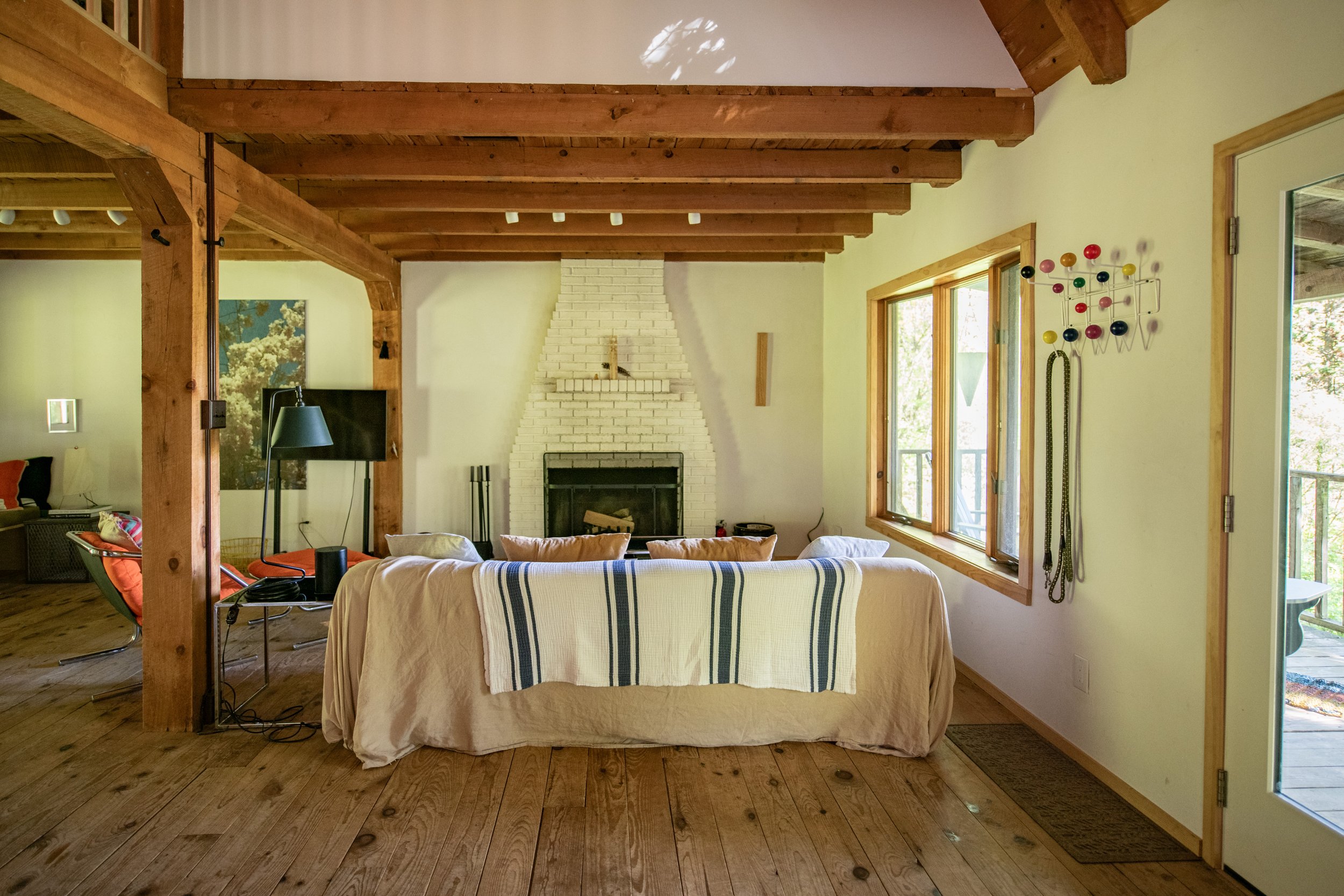 03 int-living-room.jpg